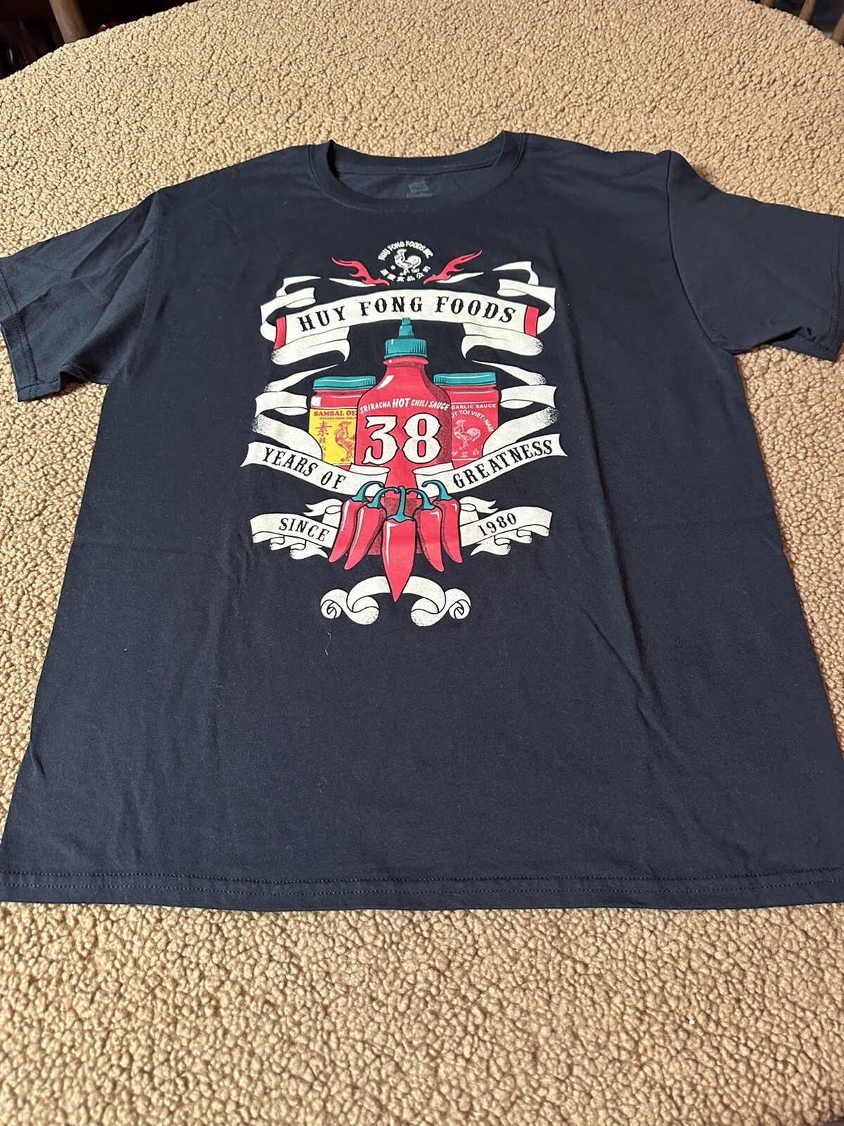 Huy Fong Foods, Inc 38 Years of Greatness Sz M Sriracha Hot Chili Sauce T-SHIRT