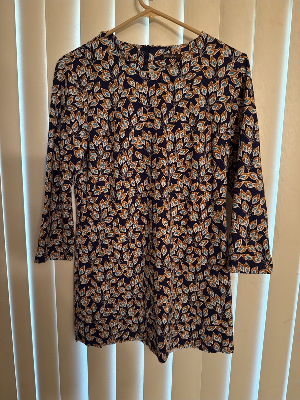 J.Mclaughlin Leaf Print READ– Perfect for Everyday & Brunch! Large
