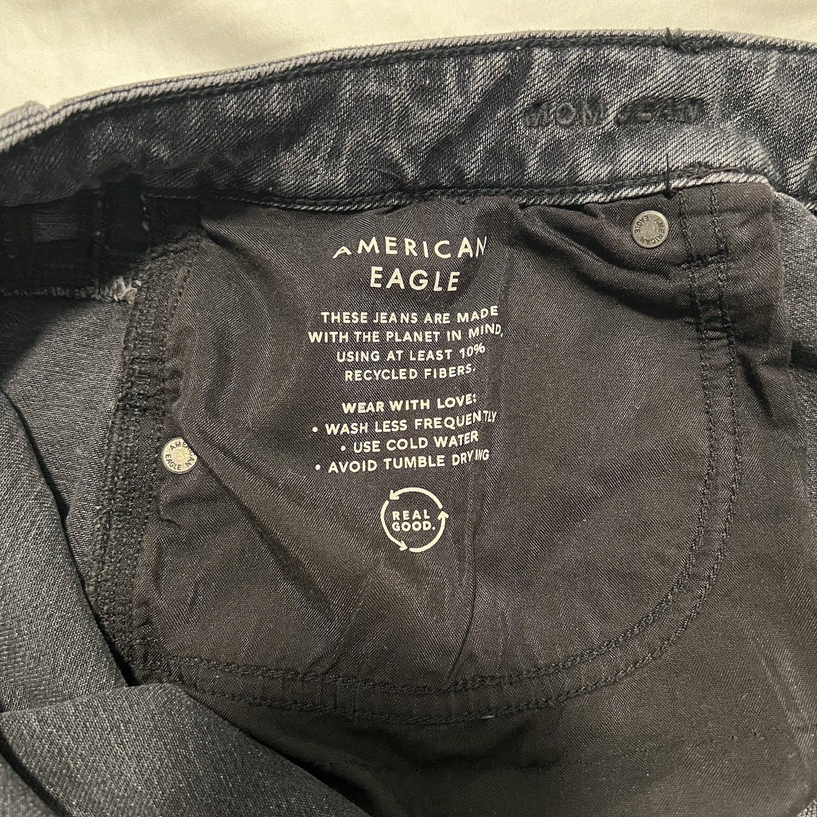 American Eagle Mom Jeans Women’s Size 16 Short Strigid Black