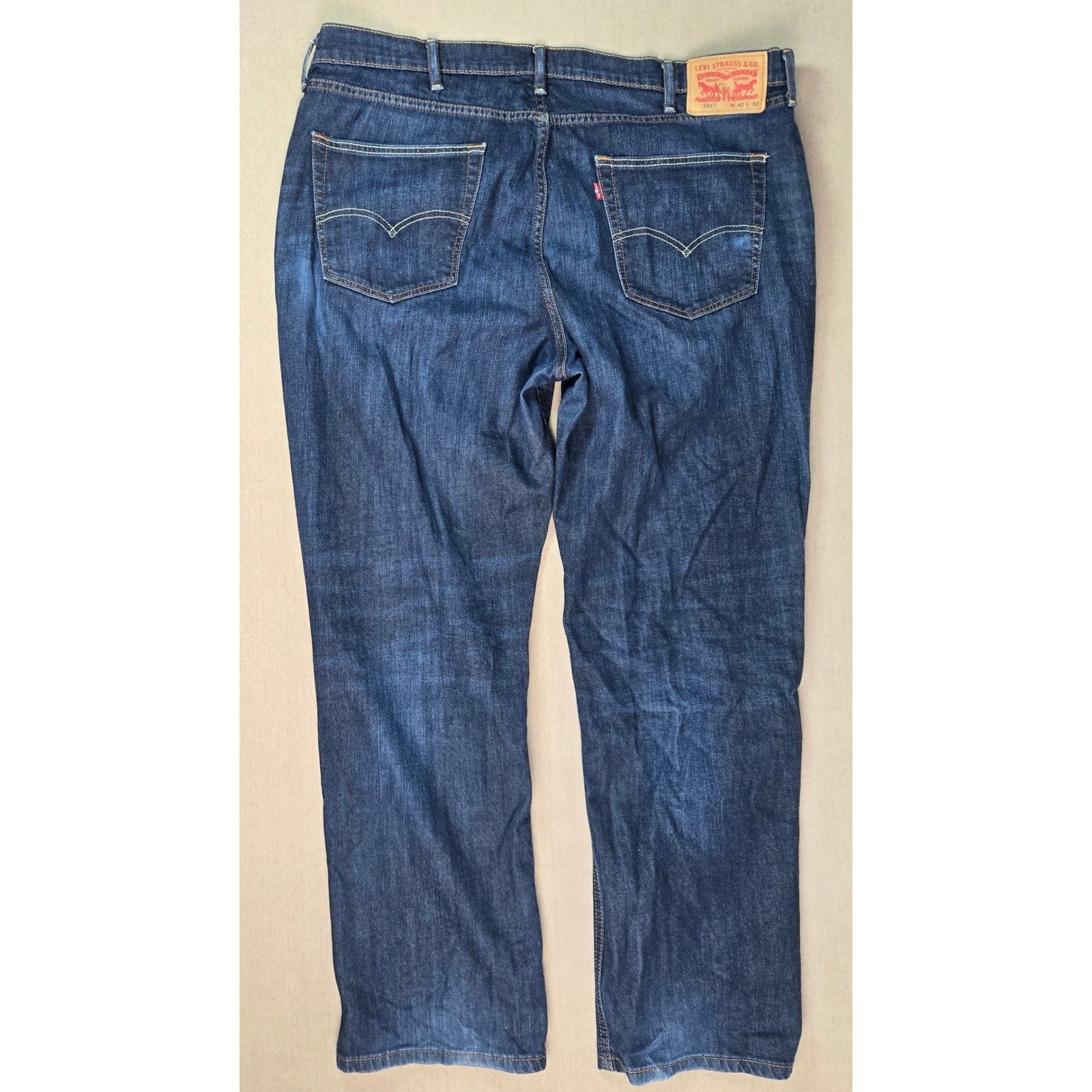 Levis 541 Athletic Taper Mens Jeans Dark Wash Blue Denim 40×32 (Measures 40×30)