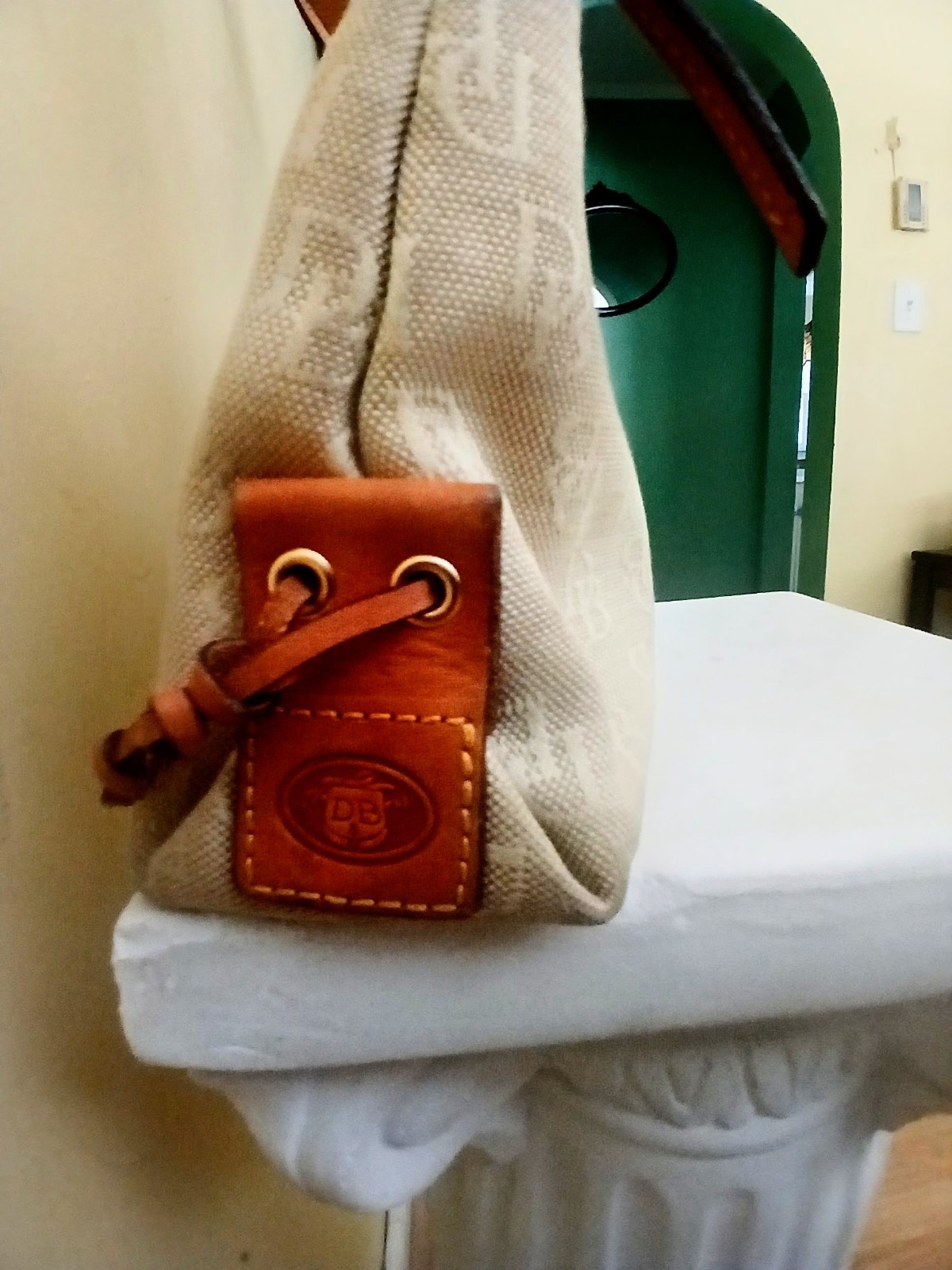 Dooney Bourke Logo Tasle Handle Bag
