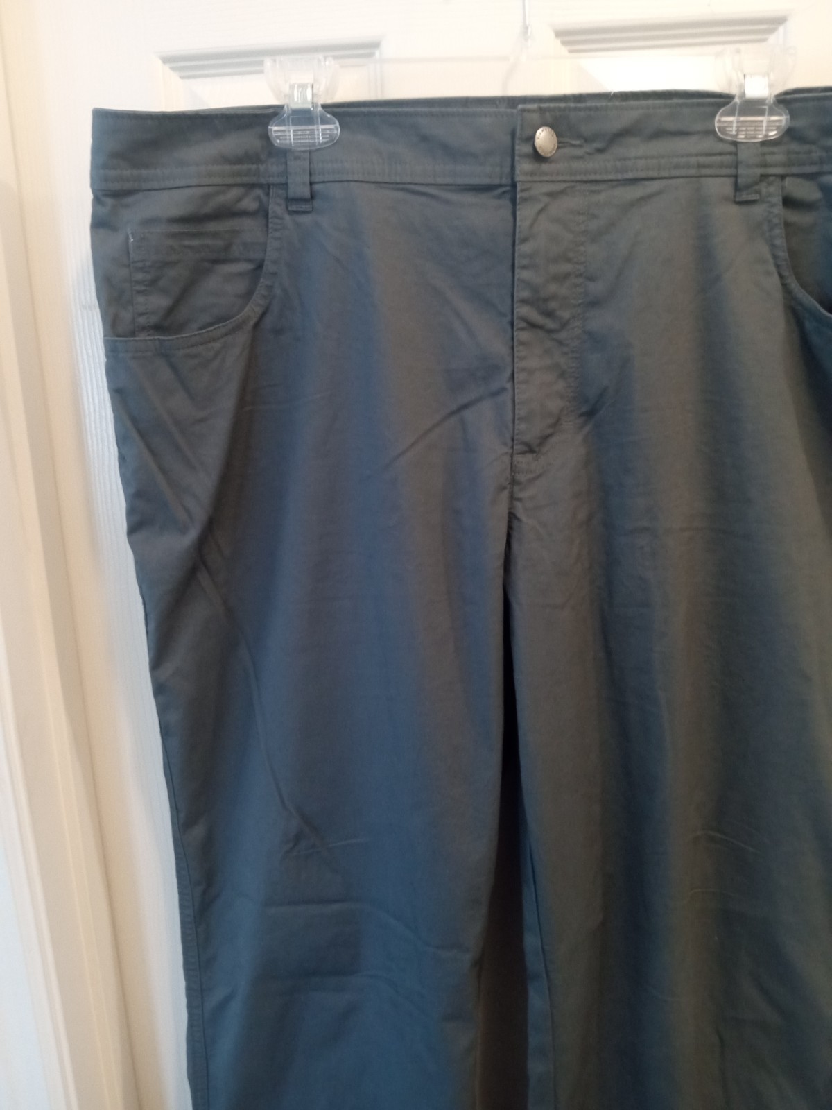 men’s columbia khaki pants/40×34/97 cotton 3 elestane/gray/nos?/no tags