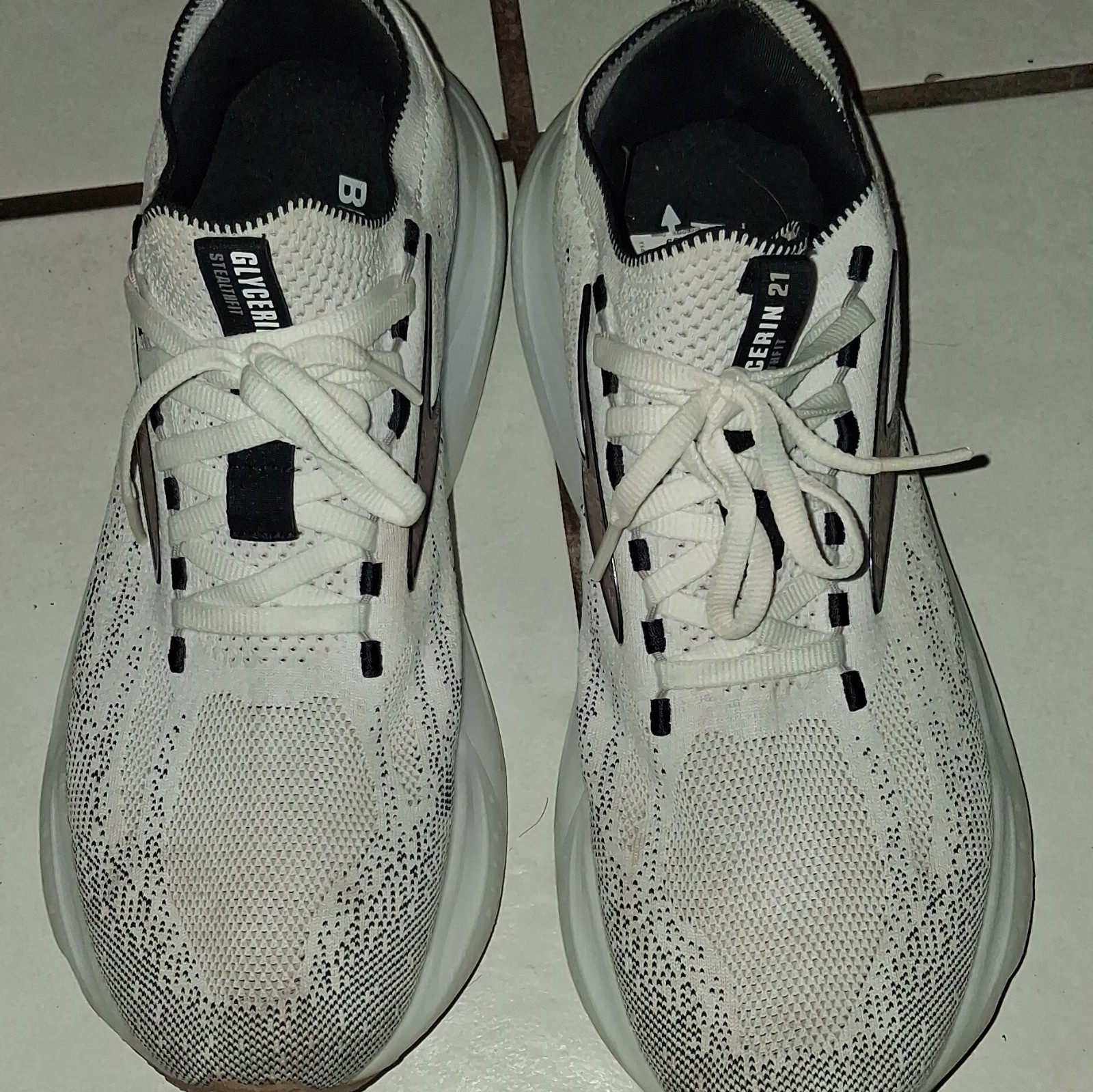 Brooks Glycerin Men’s Low Top Mesh Lace-Up White/Black Running Sneakers