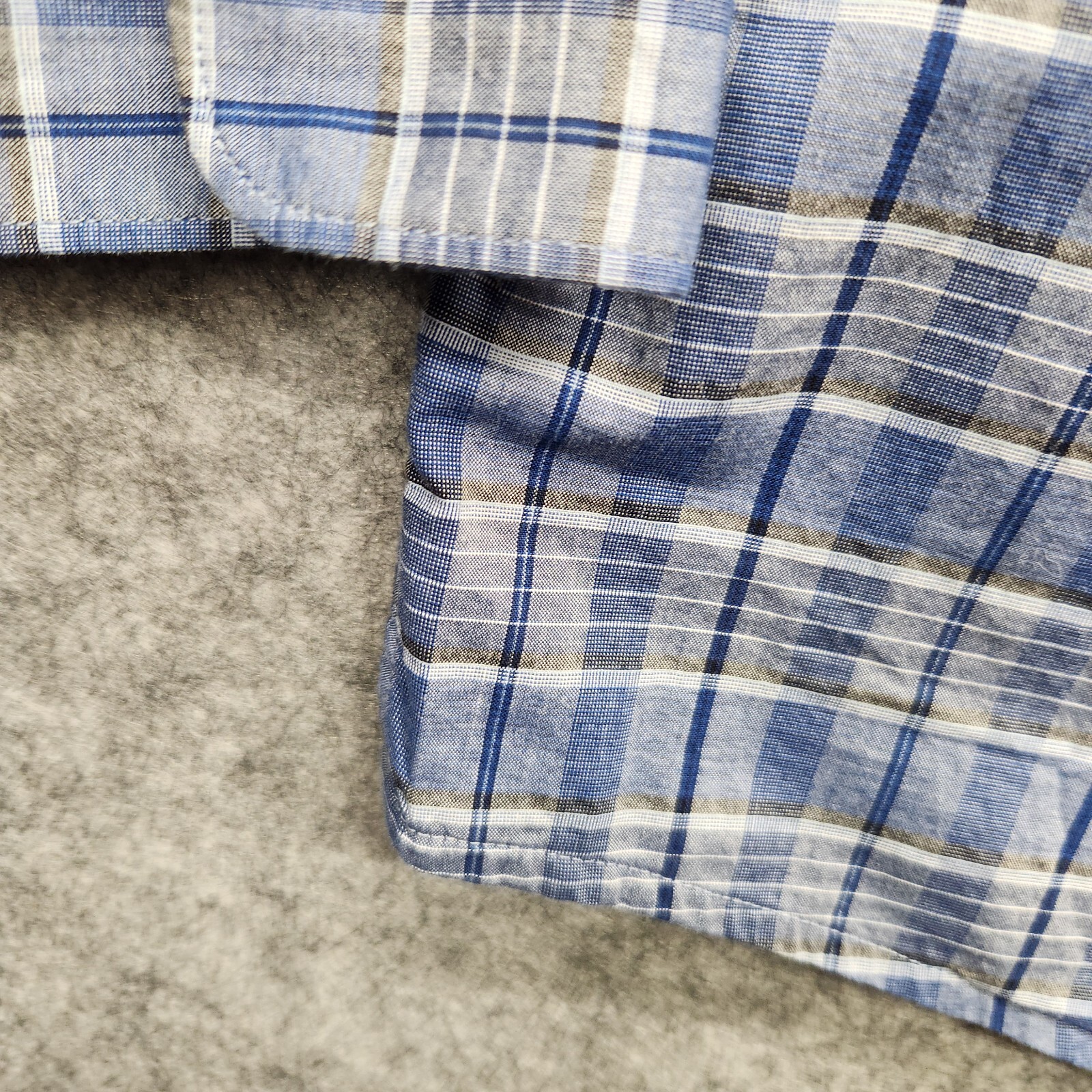 Claiborne Long Sleeve Stretch Size Large Blue,Gray and White Plaid Barrel Cuff