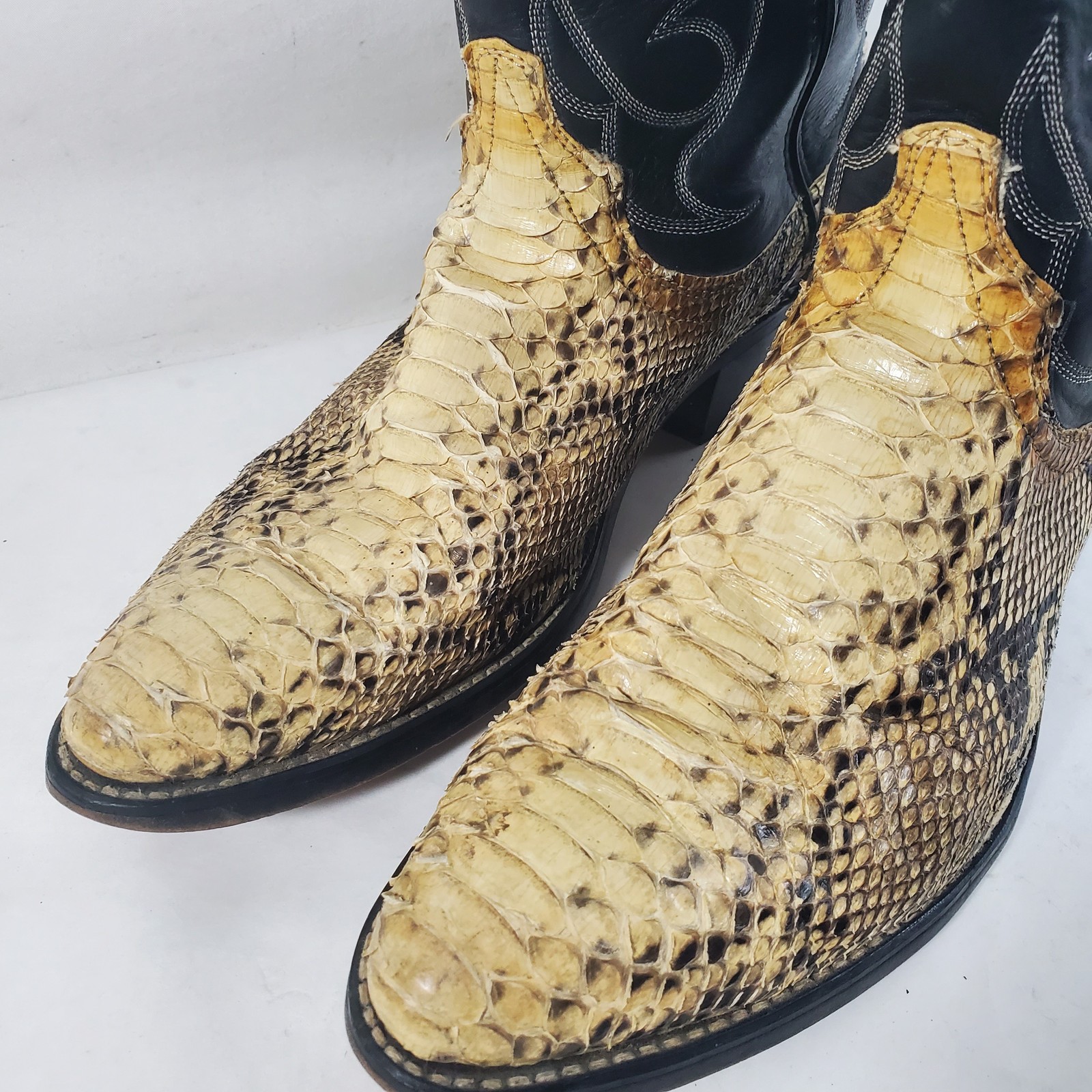 Vintage Laredo Mens 8D Python Snakeskin Cowboy Boots Black Leather USA Made