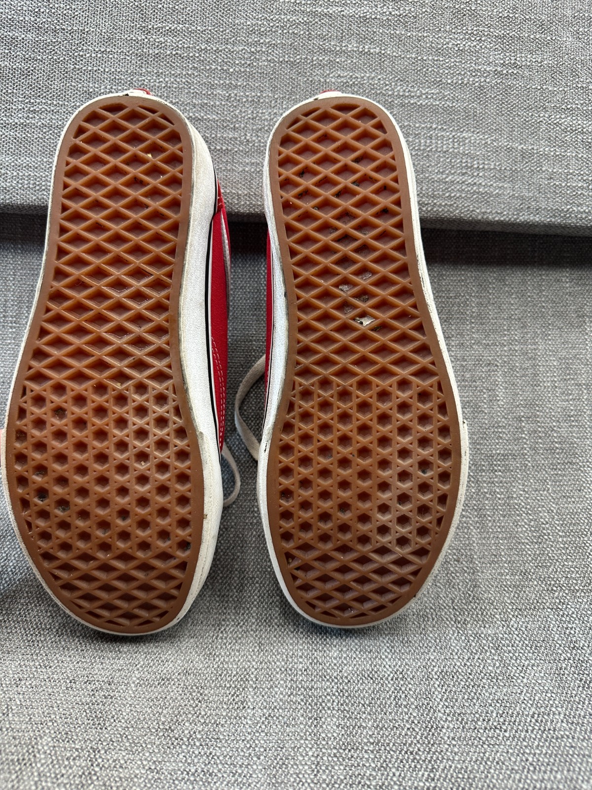 Vans Old Skool Unisex M7.5/W9 Skateboarding Shoes Red Suede Athletic Sneakers