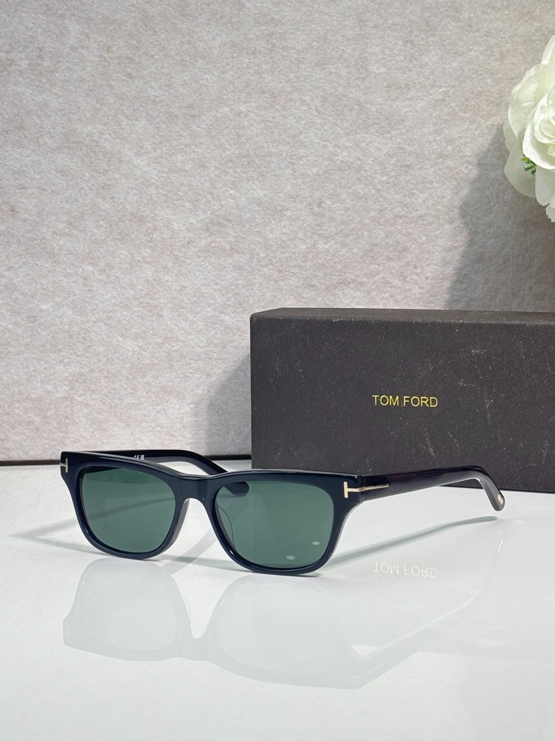 Tom Ford Penn-02 Sunglasses TF1362 01N Black/Green 43-16-145mm With Case New