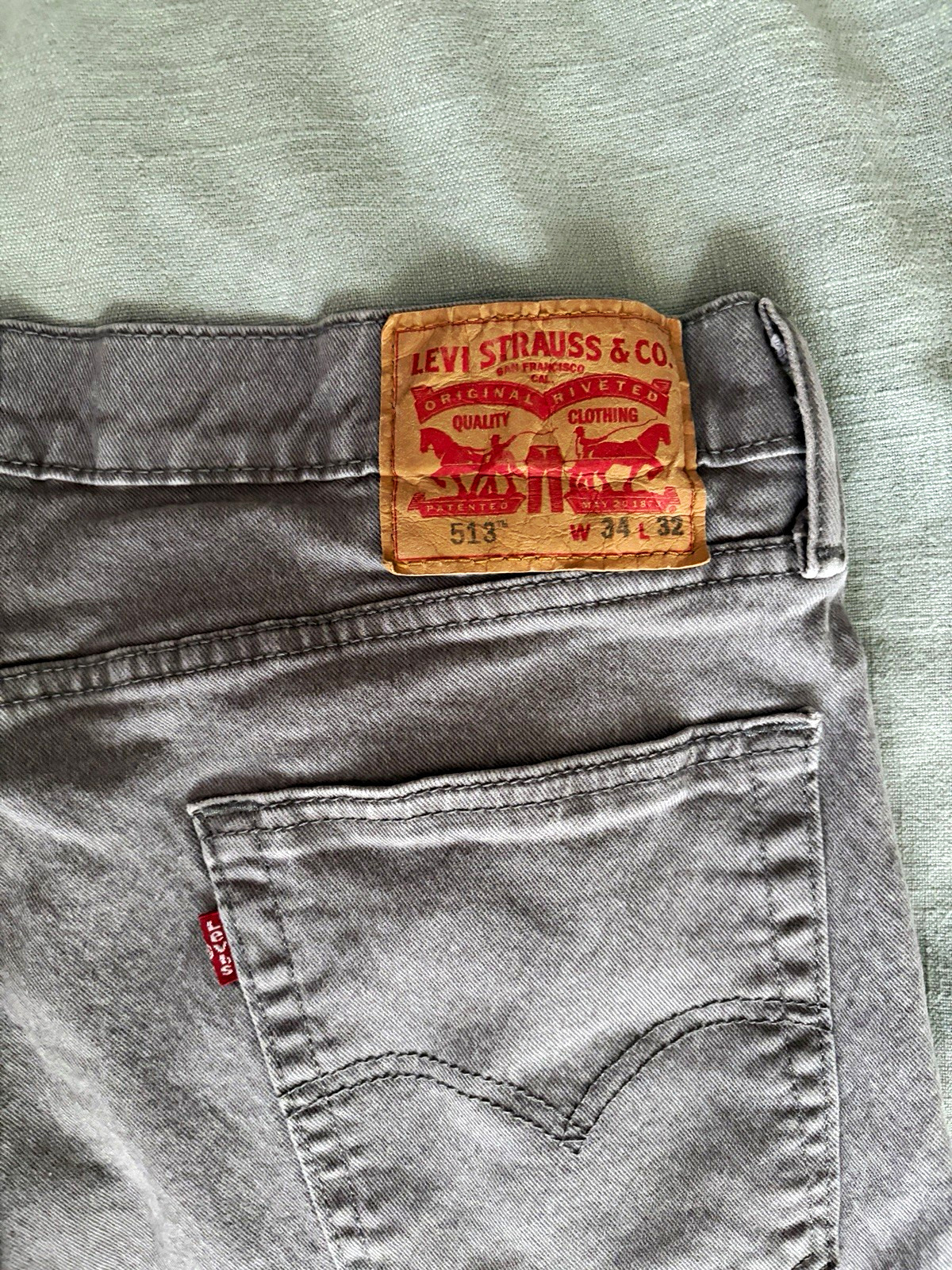Levi’s Men’s Gray Slim Fit Straight Leg Mid Rise Denim Jeans 5-Pocket