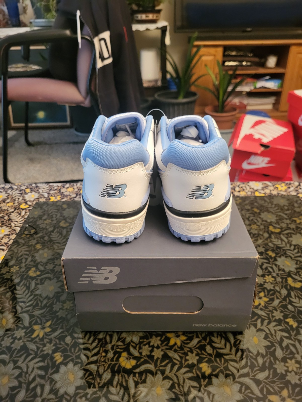Size 7.5 2E – New Balance 550 UNC White University Blue