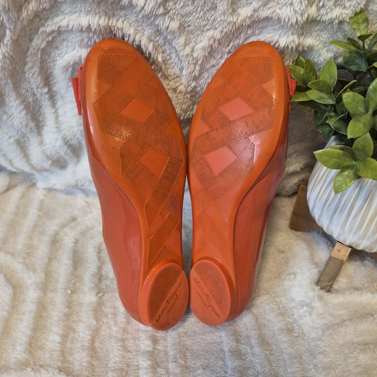 Salvatore Ferragamo My Cherie Ballet Flats Orange Patent Leather Bow Size 8.5 M