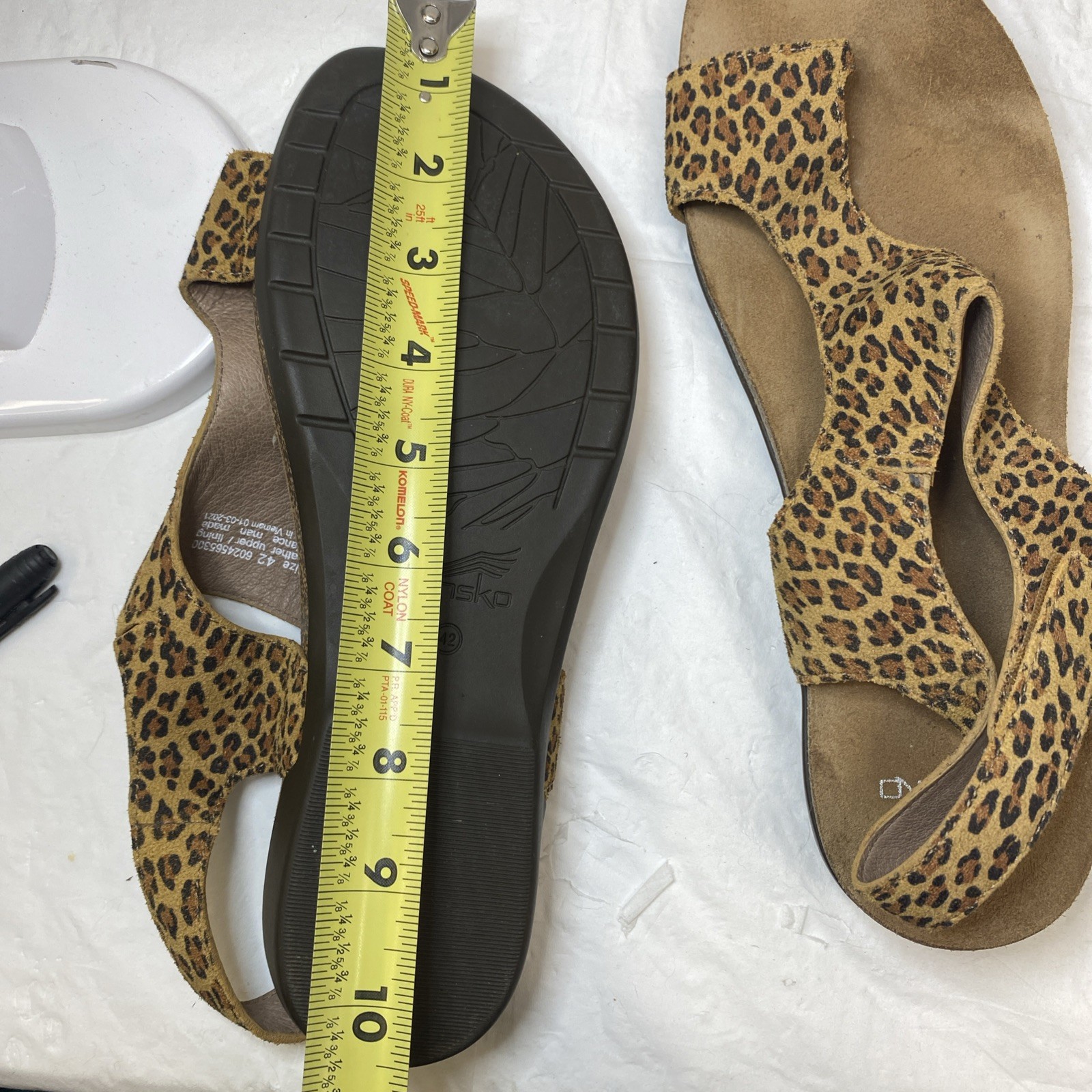 Dansko Reece Womens Sandals Leopard Print Suede Toe Loop Comfort Size 42 11.5/12
