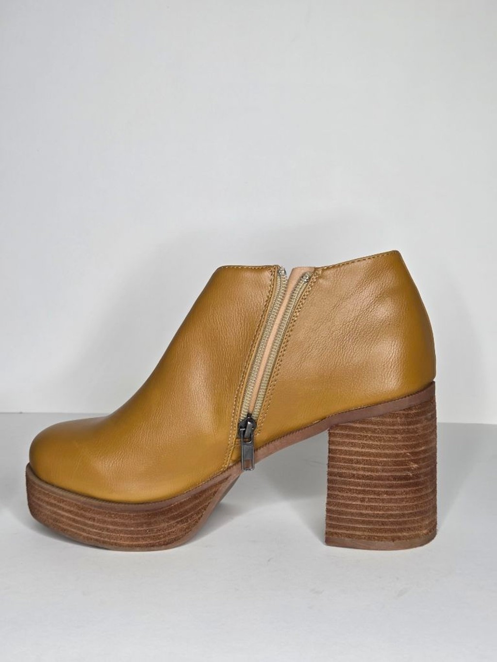 Yellow Box Loredo D’Orsay Platform Clogs Tan Women’s Size 8.5 Cognac Chunky Boot