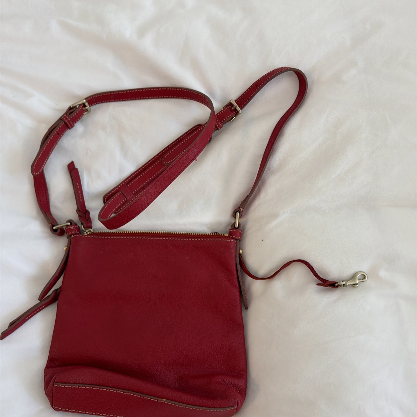 DOONEY BOURKE RECTANGULAR SHOULDER HANDBAG RED LEATHER 9″ L X 9.1″ T *