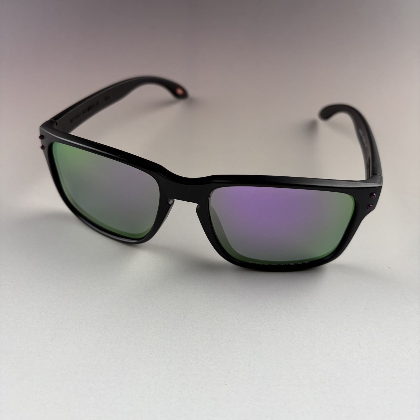 Oakley Holbrook Polarized Sunglasses – Black Smoke Frame, Purple Icon, UV400