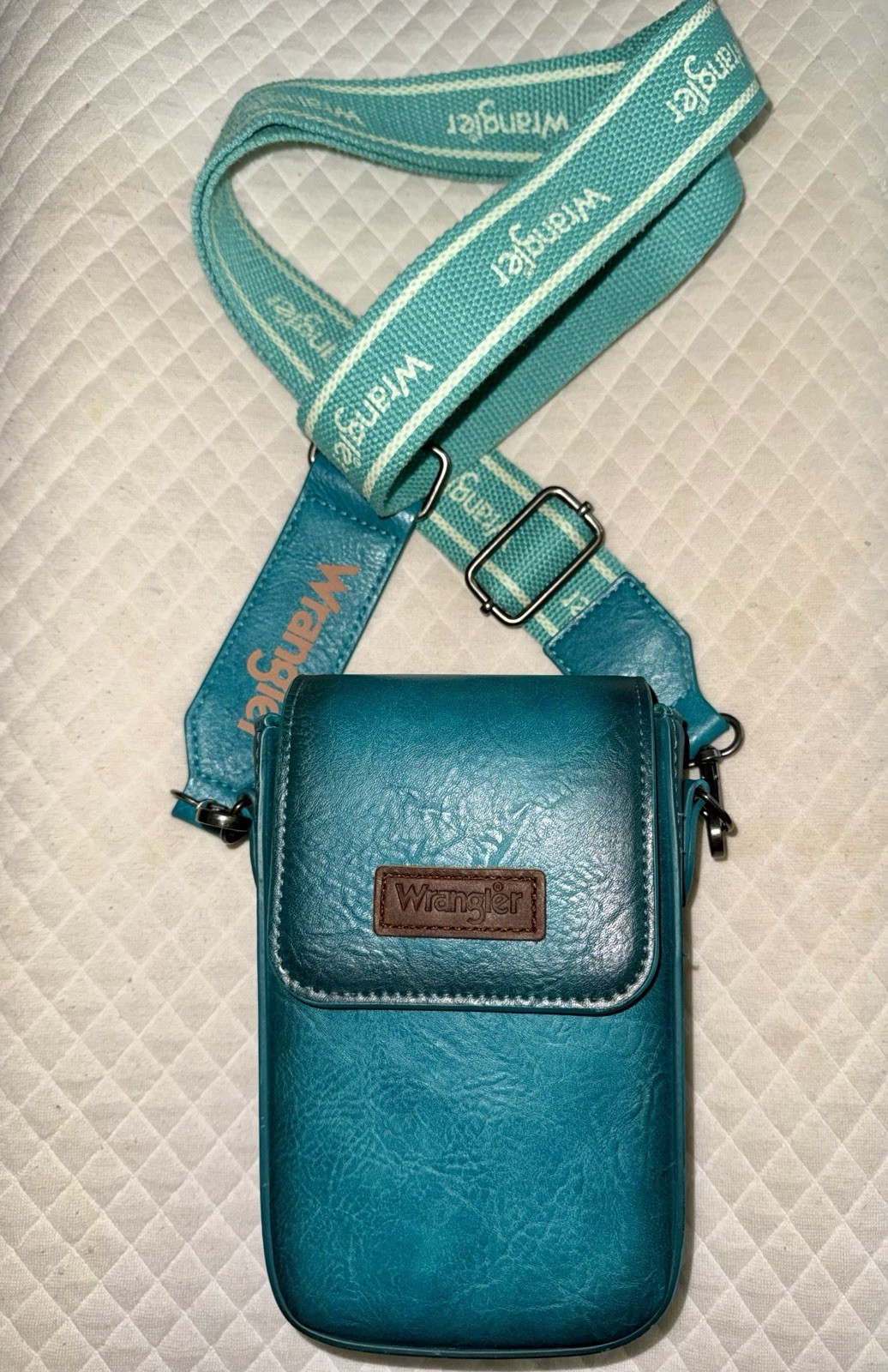 New Wrangler Turquoise Crossbody Cell Phone Purse Card Wallet Western Style