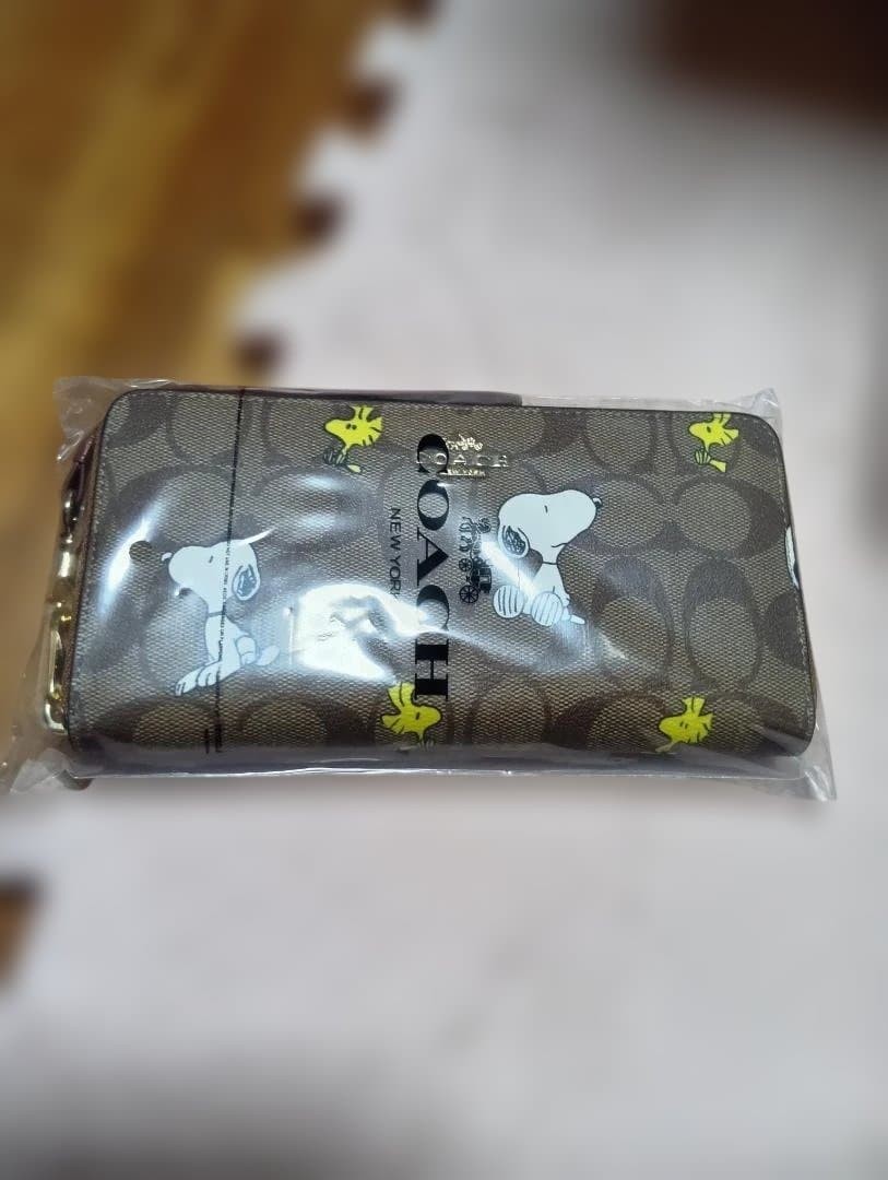 COACH Snoopy Long Wallet