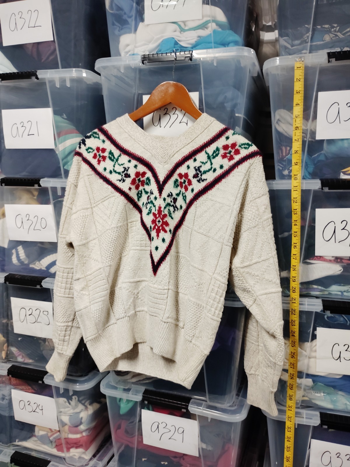 Worthing Vtg Sweat Usa M, V Neck Knit With Floral Designs Acrylic Adults A20