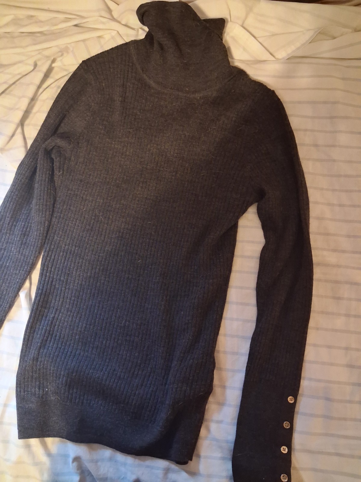 Hobbs London 100% Merino Wool Turtleneck Gray Ribbed Button Cuff Sweater Small