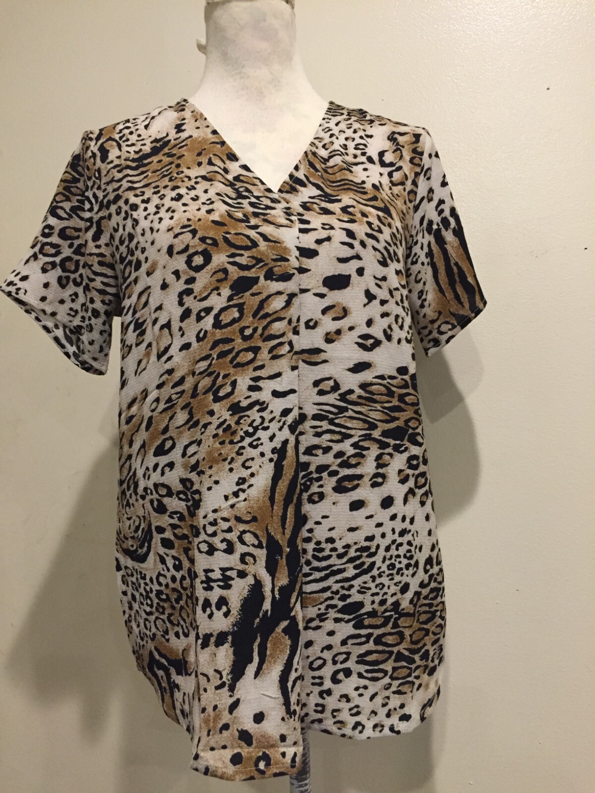 New Direction Animal Print Blouse, SZ 8, Pullover Top, V-neckline, NWT