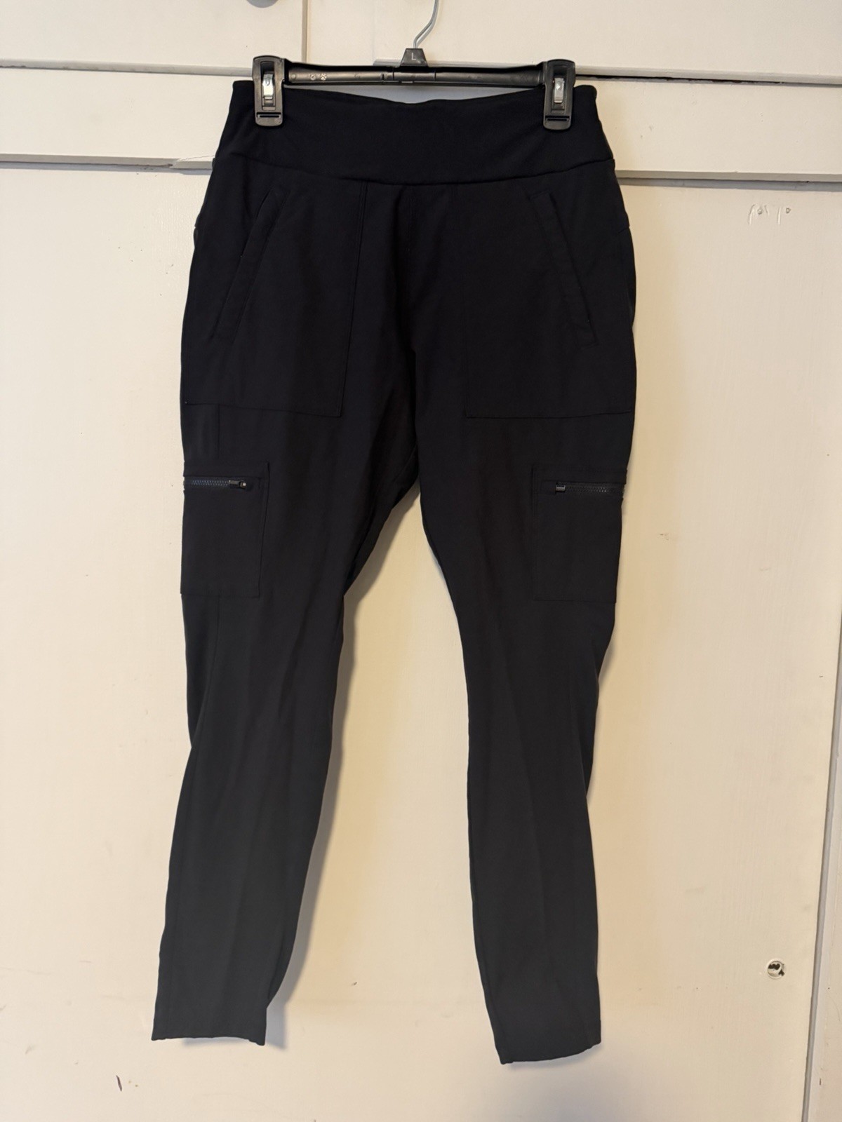 Athleta Headlands Hybrid Cargo Pants Women’s Size 10 Black Pull-On Pockets