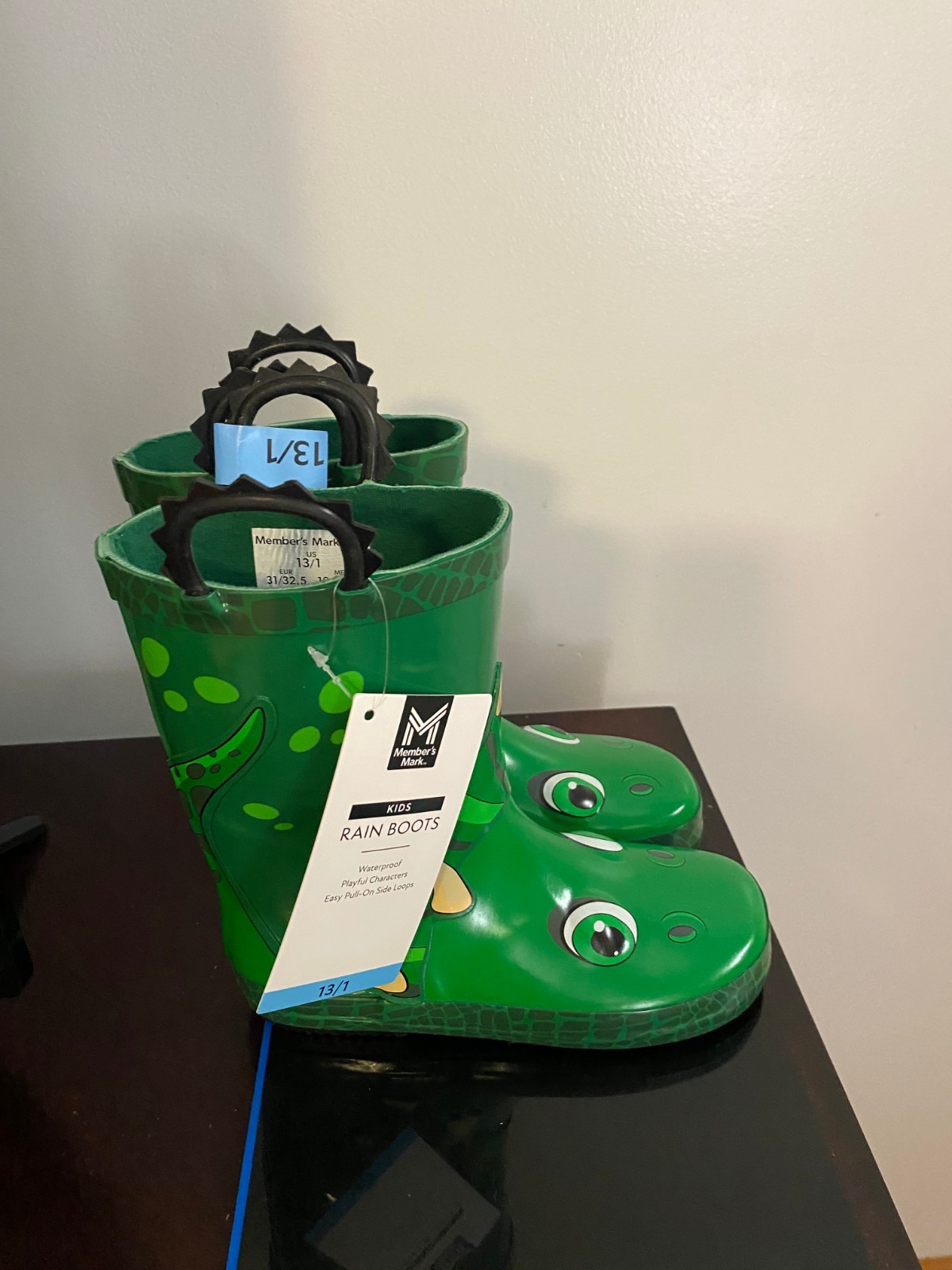 BRAND NEW BOYS SIZE 13/1 MEMBER’S MARK RAIN BOOTS
