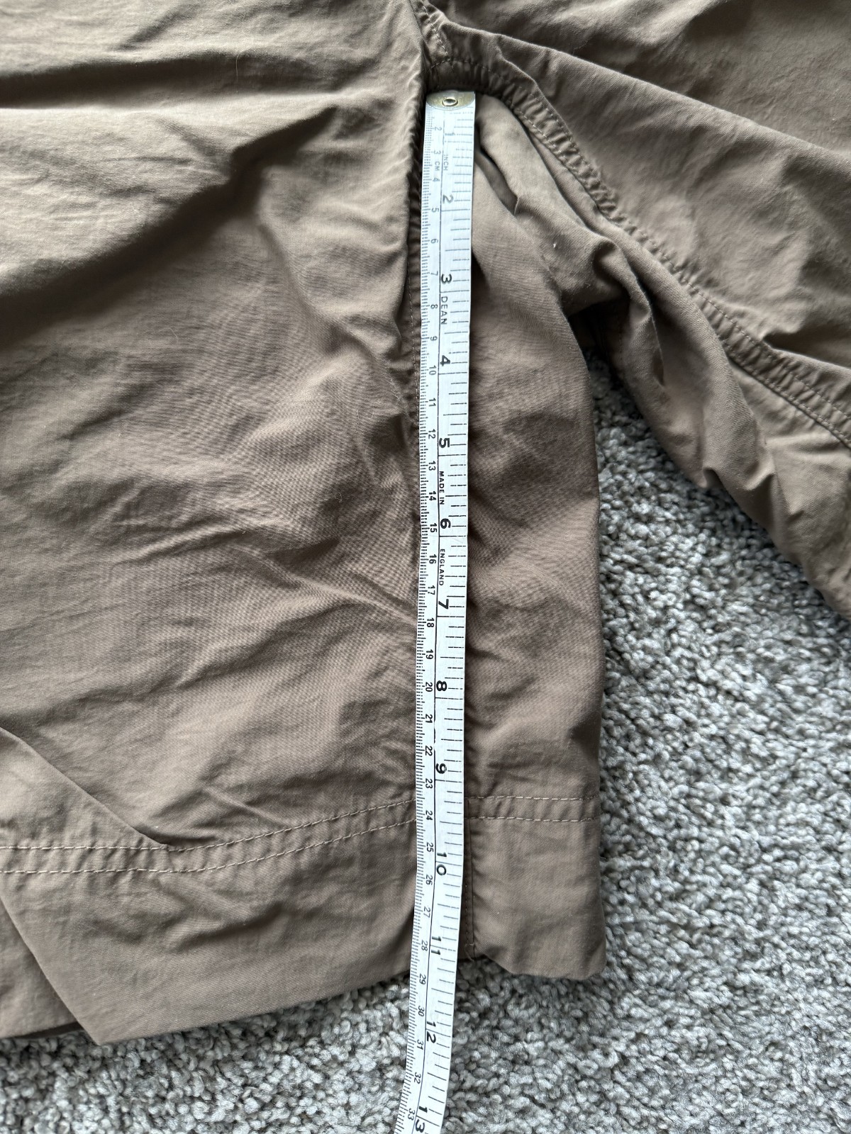 Mountain Hardwear Men’s Shorts Dark Khaki/Taupe Hiking Outdoor – Size Large