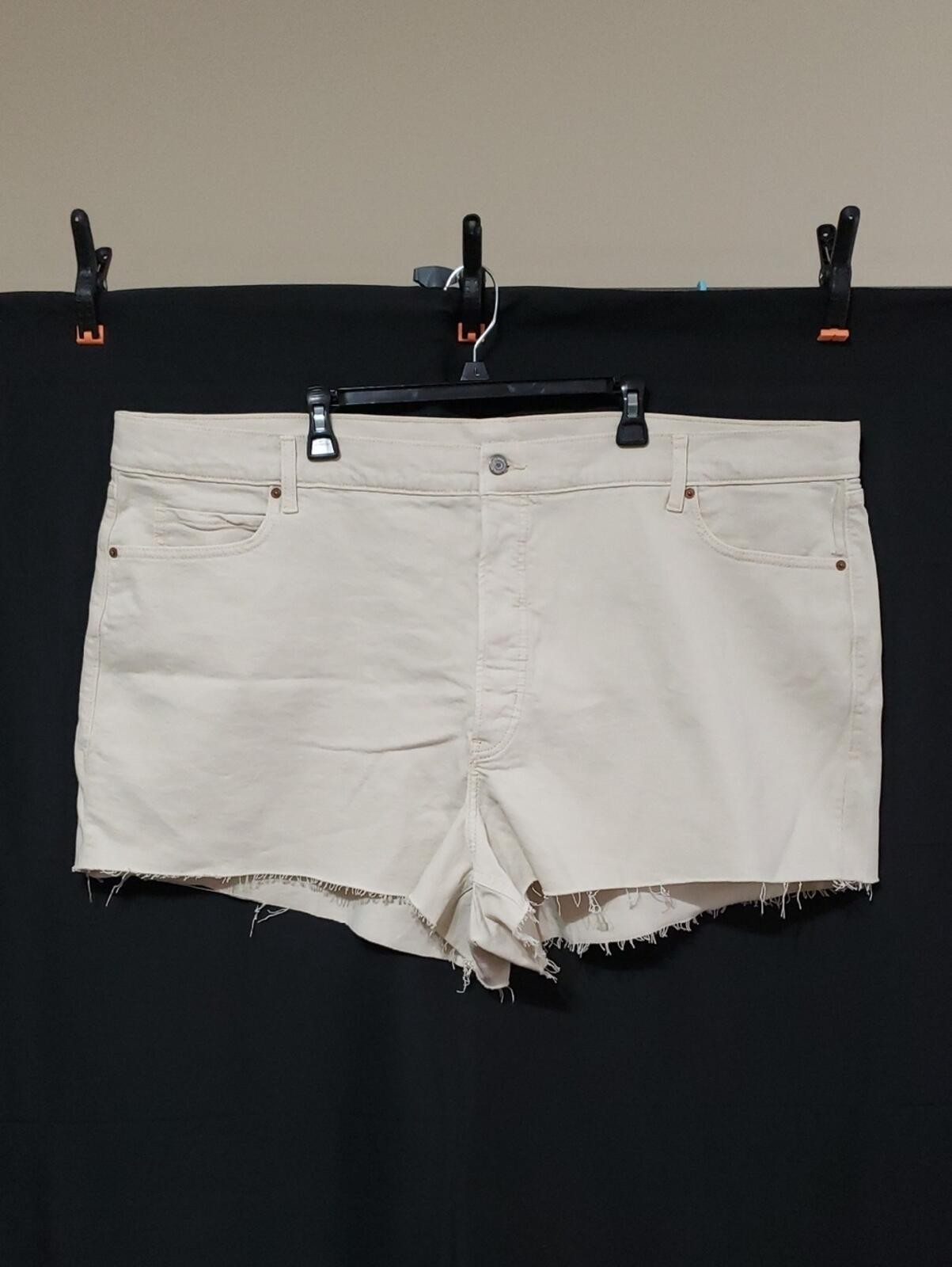 Old Navy Higher High-Rise Sky-Hi A-Line Cut-Off Jean Shorts. Size: 28 Waist: 51″