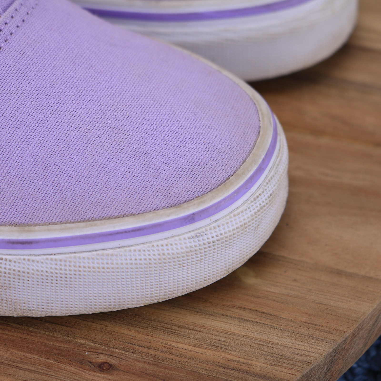 Vans Authentic Lavender White Canvas Low Top Skate Shoes Size Men 6.5 / Women 8