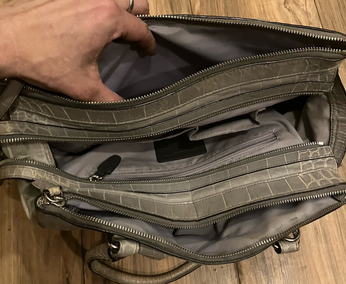 Coach Legacy CrocEmbossed Gray Leather Lrg Harper ShoulderTote & Chckbook Wallet