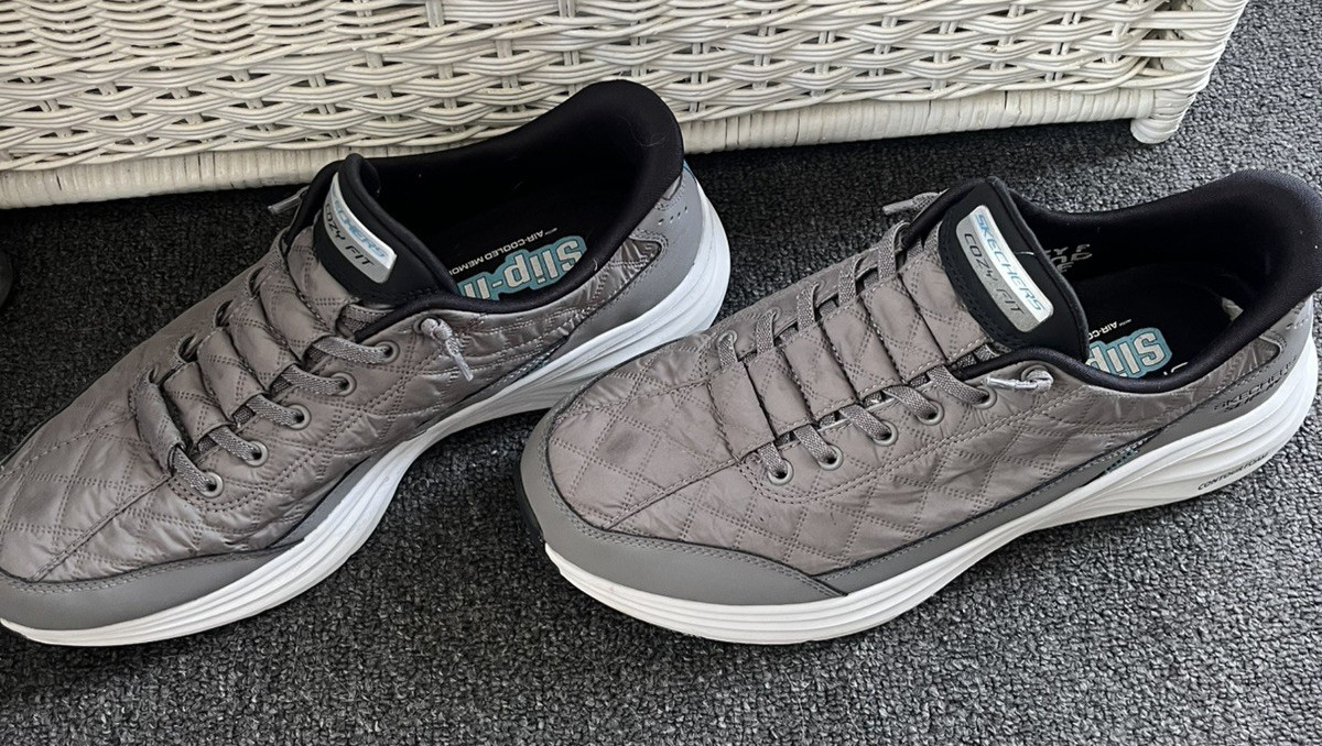 Skechers Men’s Slip-in/on Contour Foam Cozy Fit Shoes Gray Size:10.5 #232619 GUC