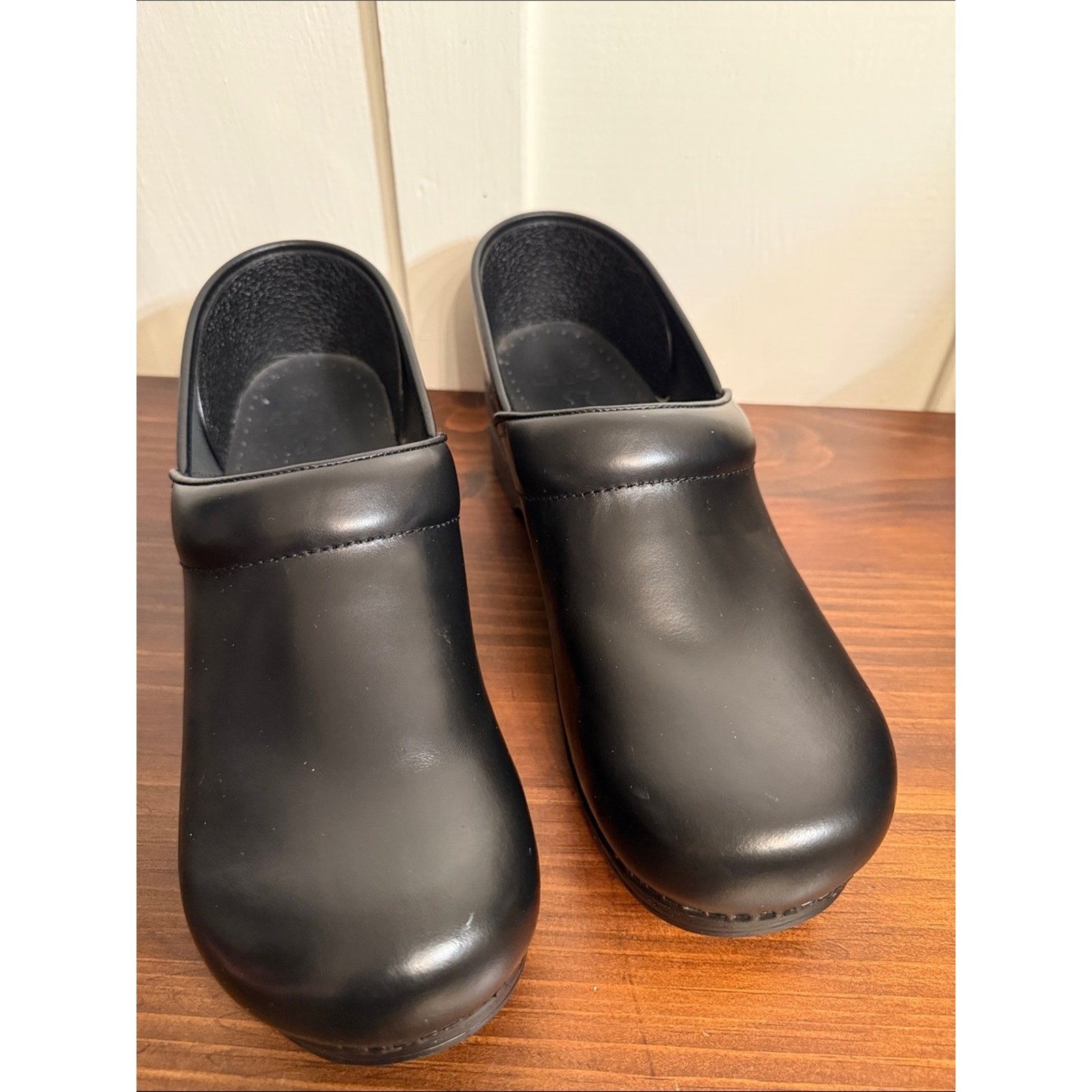 Dansko Professional Black Leather Clogs Men’s EU 45 Slip Resistant Work Shoes