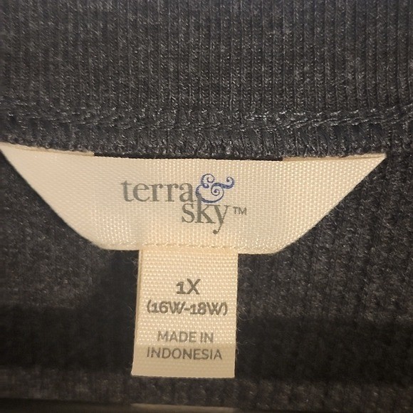 Terra & Sky Womens 1X Plus Black Soot Waffle Knit Henley Long Sleeve Top NEW