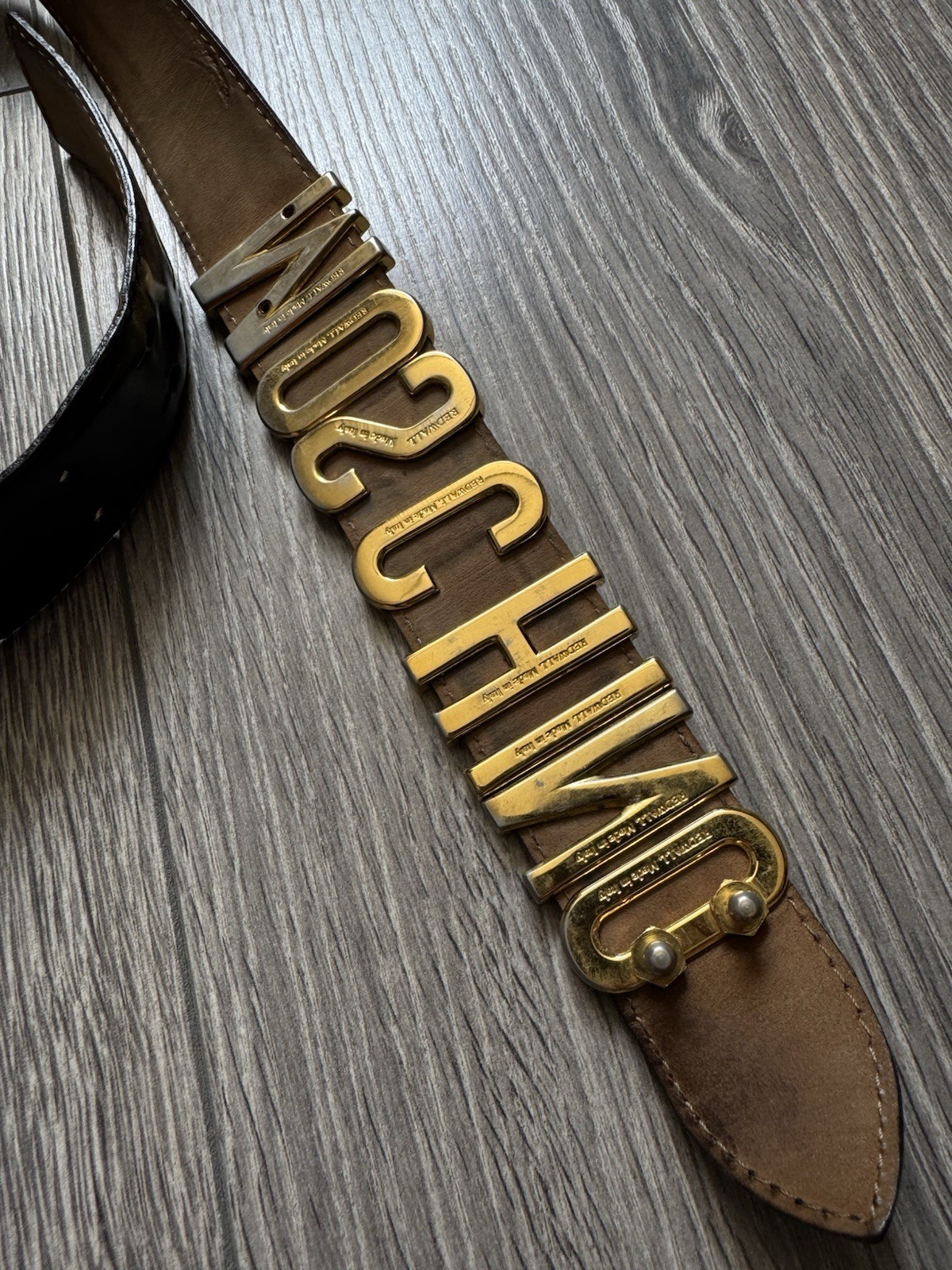 Moschino Redwall Leather Belt OS