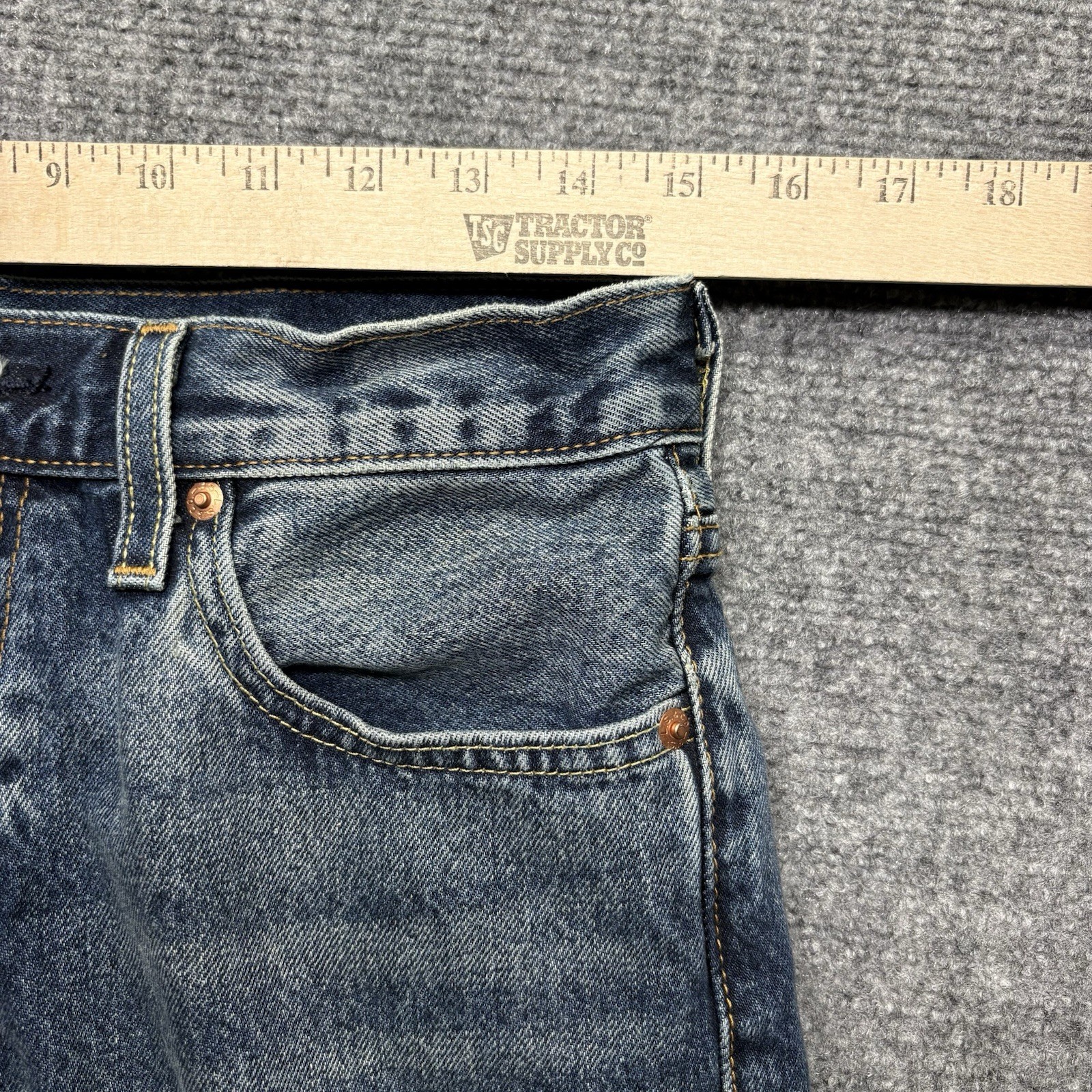 Levis Premium 568 Loose Straight Leg Jeans Mens 30×32 Blue Denim 29037-0059