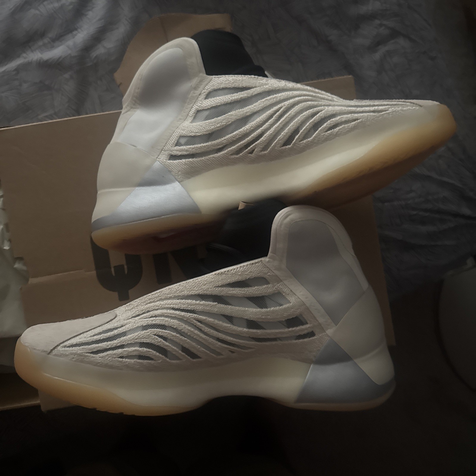 adidas Yeezy Quantum Lace Up Mens Beige Sneakers Casual Shoes HQ2085