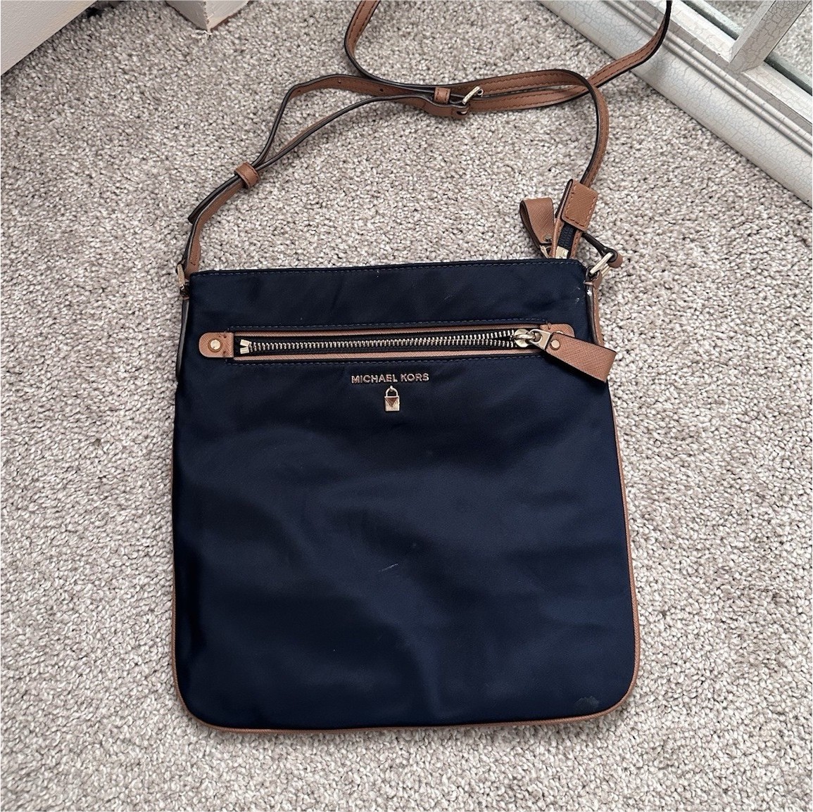 Michael Kors Women’s Black Medium Crossbody Bag Zip, Brown Strap Gold Hardware