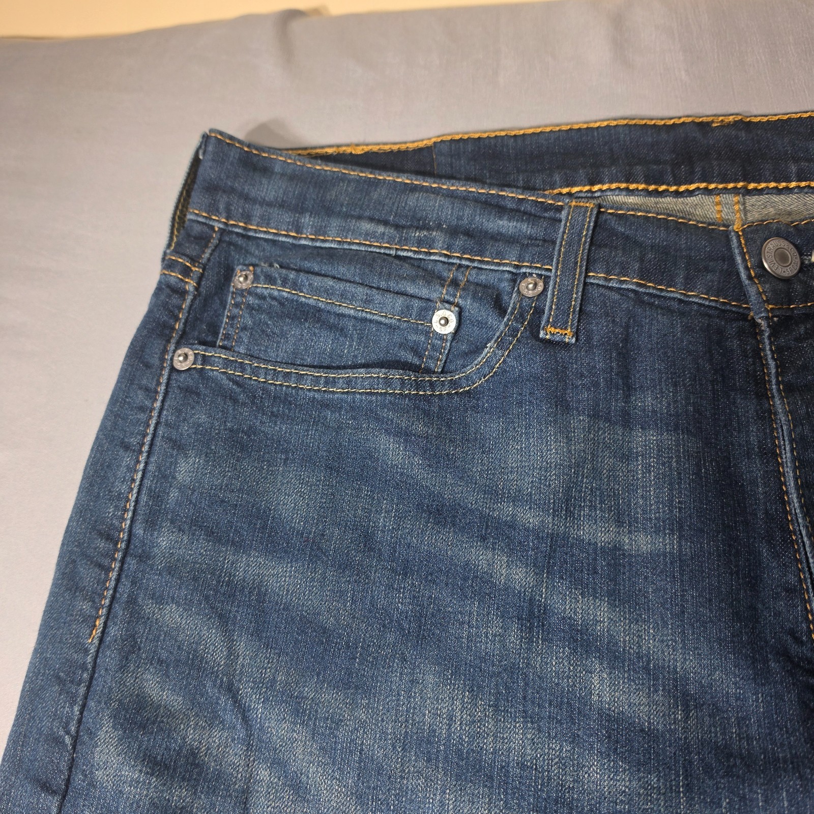 Levi’s 513 Mens 34×30 Slim Straight Jeans Medium Wash Blue Stretch Denim Jean