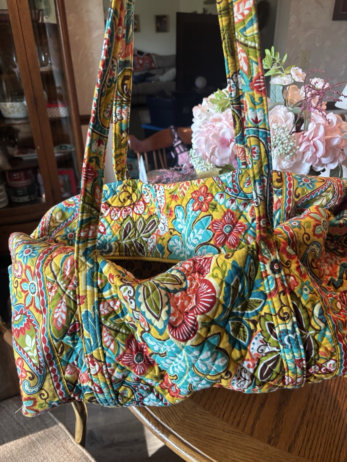 Vera Bradley Multicolor Floral large duffel with Shoulder Strap, Zip Closure
