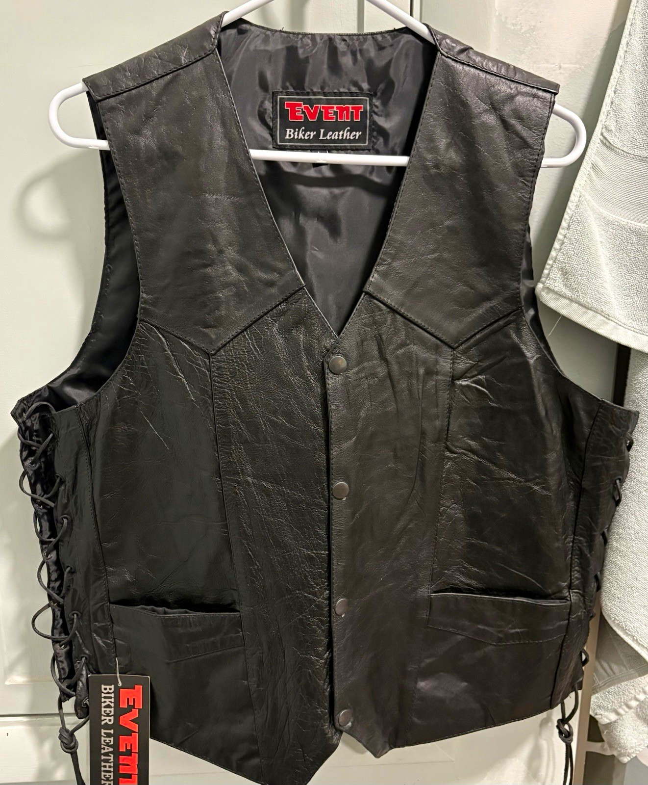 Event Men’s Biker Vest Black Leather Snap Front Lace-Up Sides Lined V-Neck LG