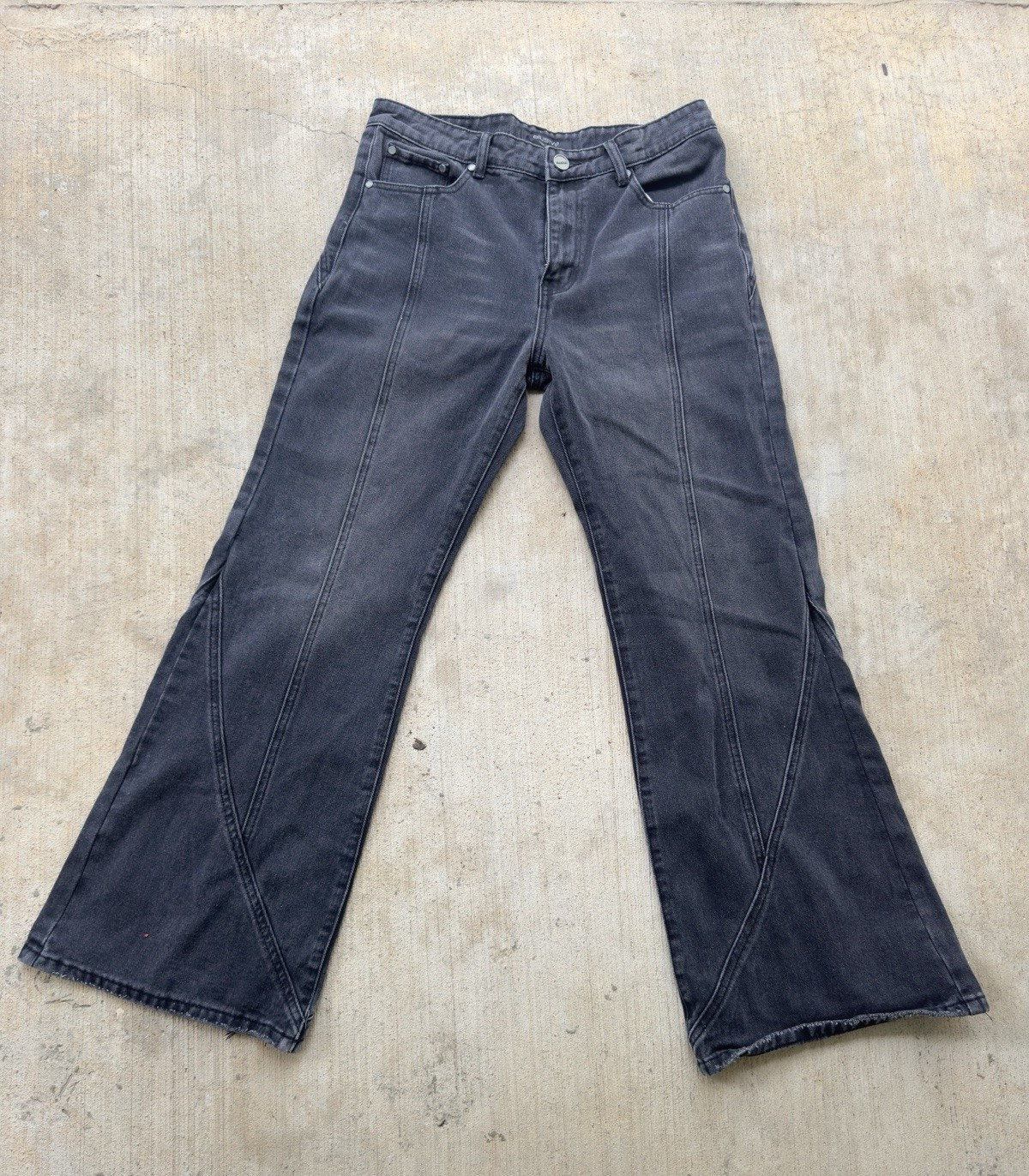 Elusive Men’s BlackCharcoal Denim 100% Cotton Wash Flared Jeans Corkscrew Stitch