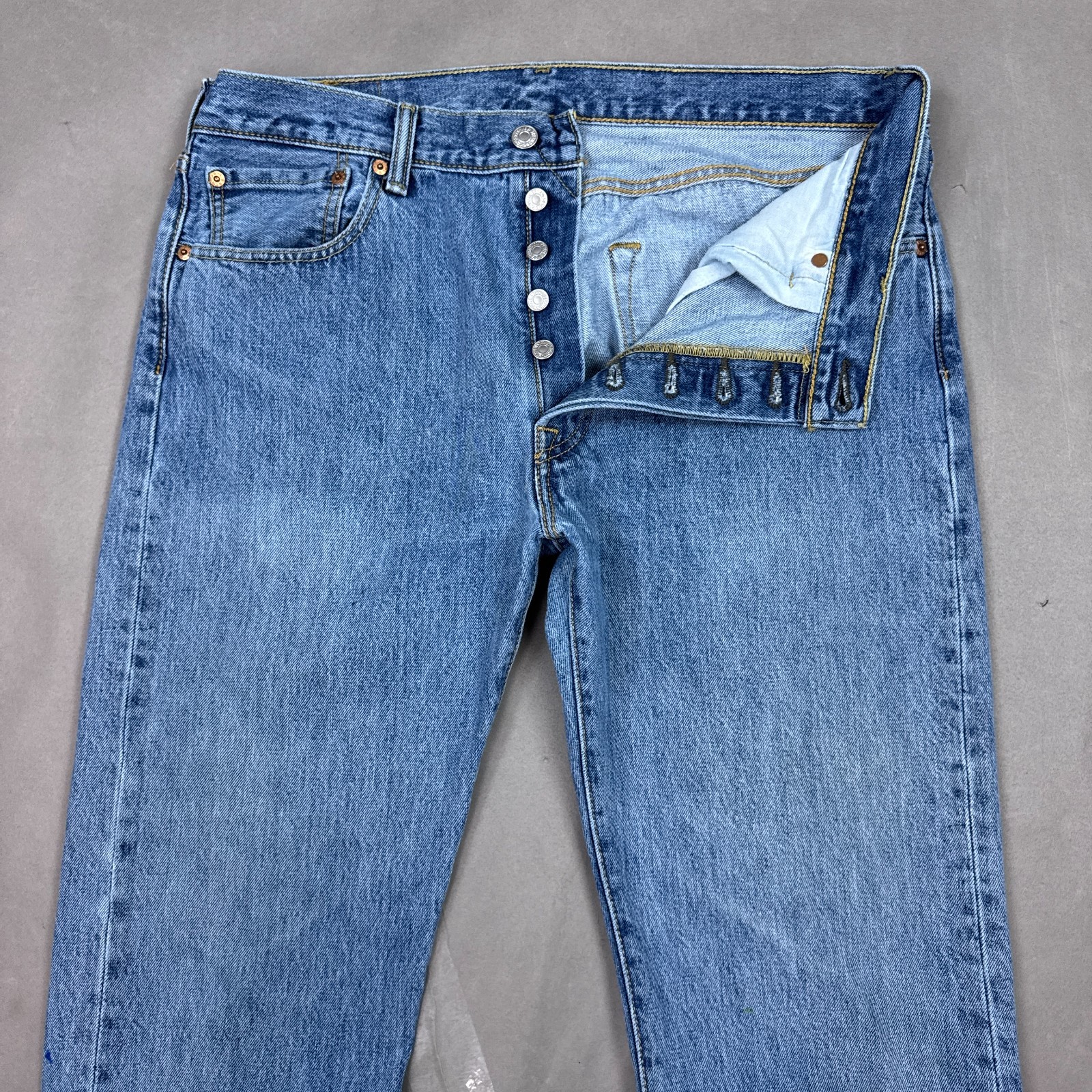 Levis 501 Jeans Mens 34×32 Blue Button Fly Denim Pants Classic Straight Workwear