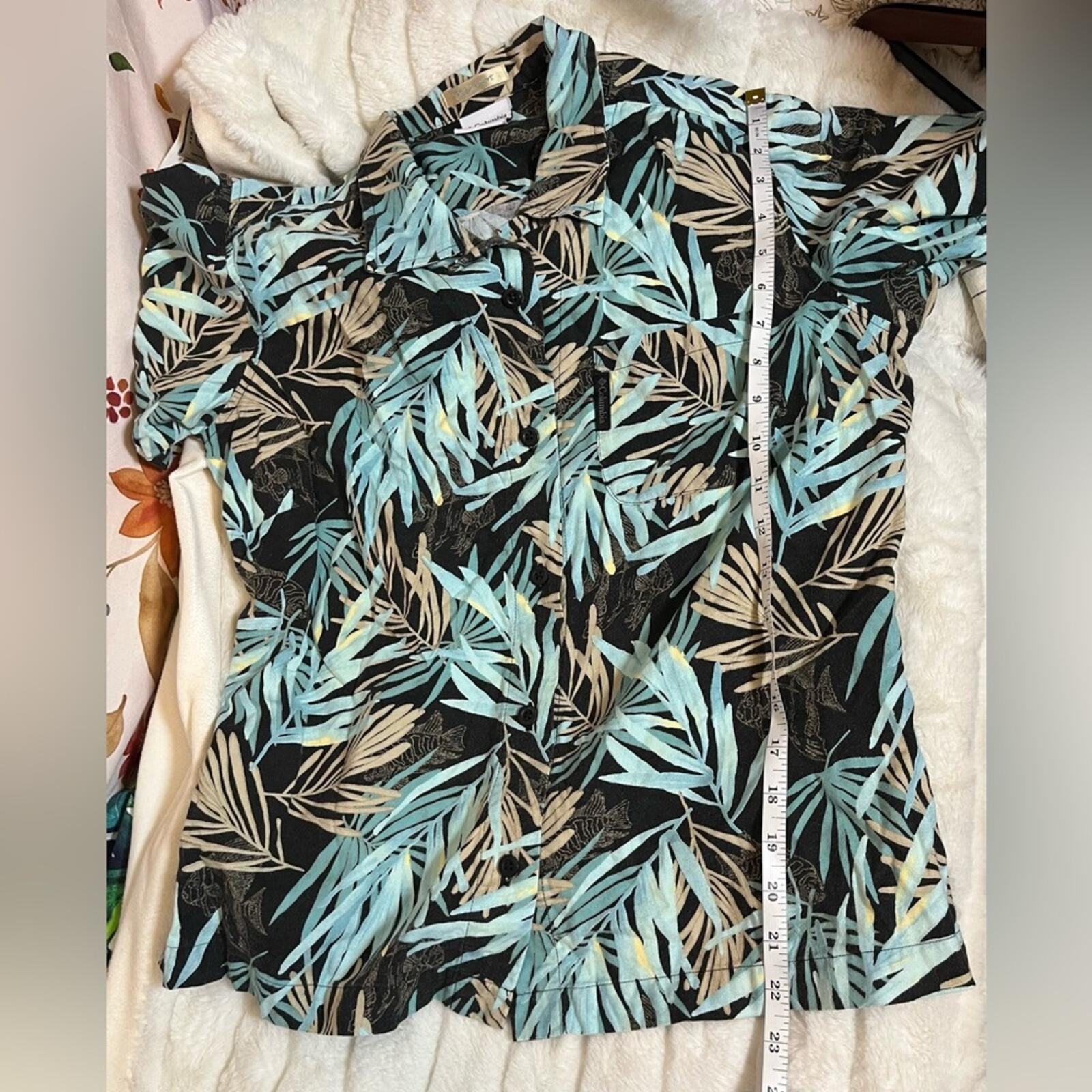 Columbia Womens M River Resort Black Blue Tropical Fish Neutral Button Shirt