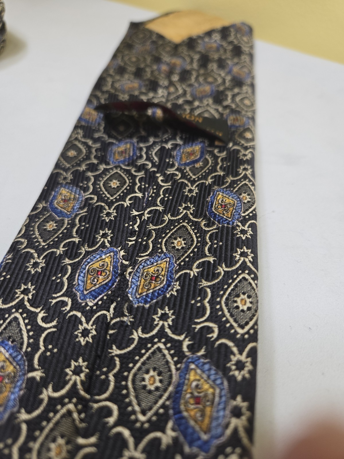 Robert Talbott Men’s Silk Woven Geometric Pointed Tie Black Blue Gold