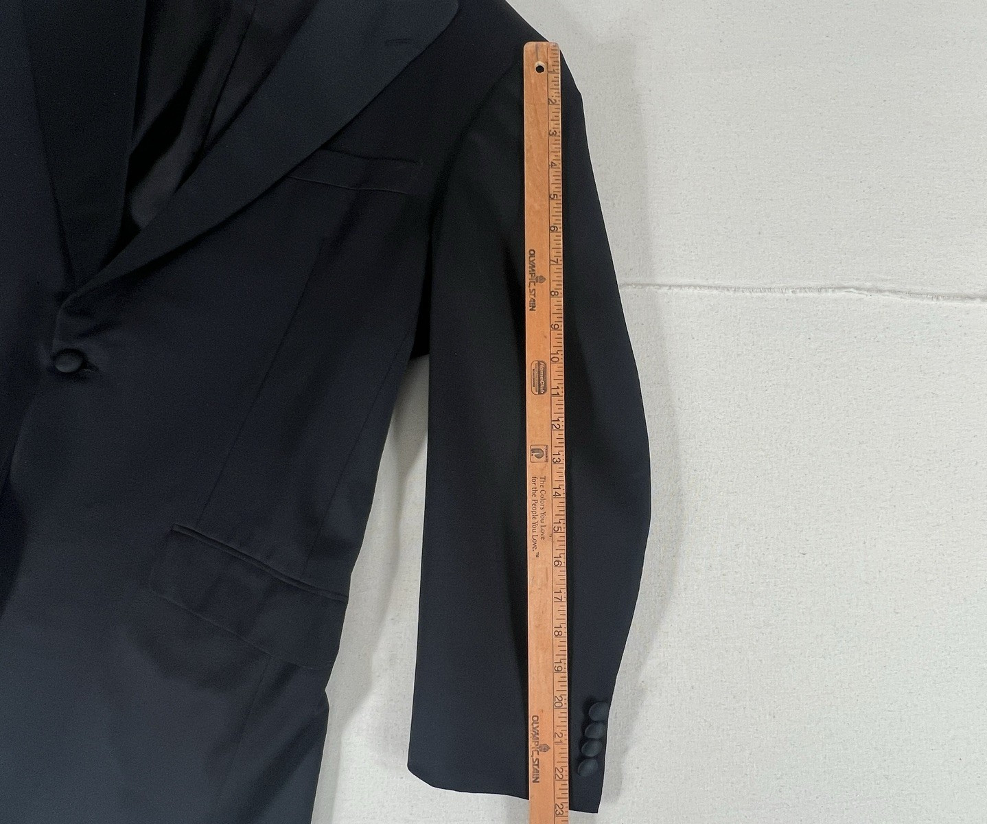 Hickey Freeman Tuxedo Jacket for Carroll & Co Mens 42R Wool Black Peak Lapel USA