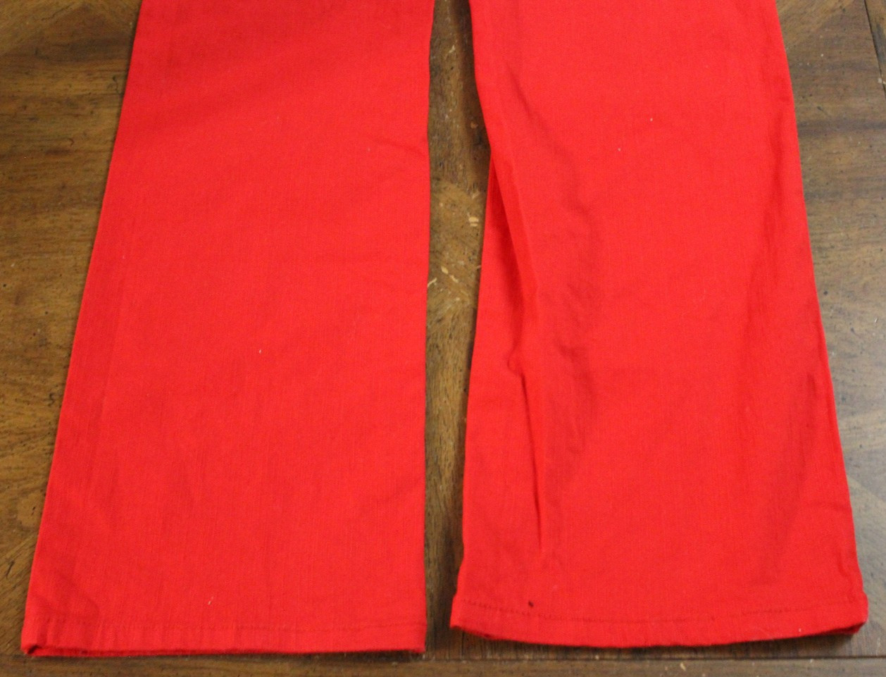 Focus Life Style Women Size 10 Red Pants 97%Cotton 3%Spandex Waist 30×31 Inseam