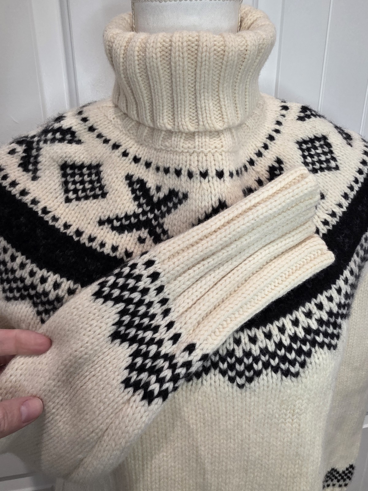 VTG GAP 100% Lambswool Nordic Fair Isle Sz L Turtleneck Sweater Ivory Black Cozy