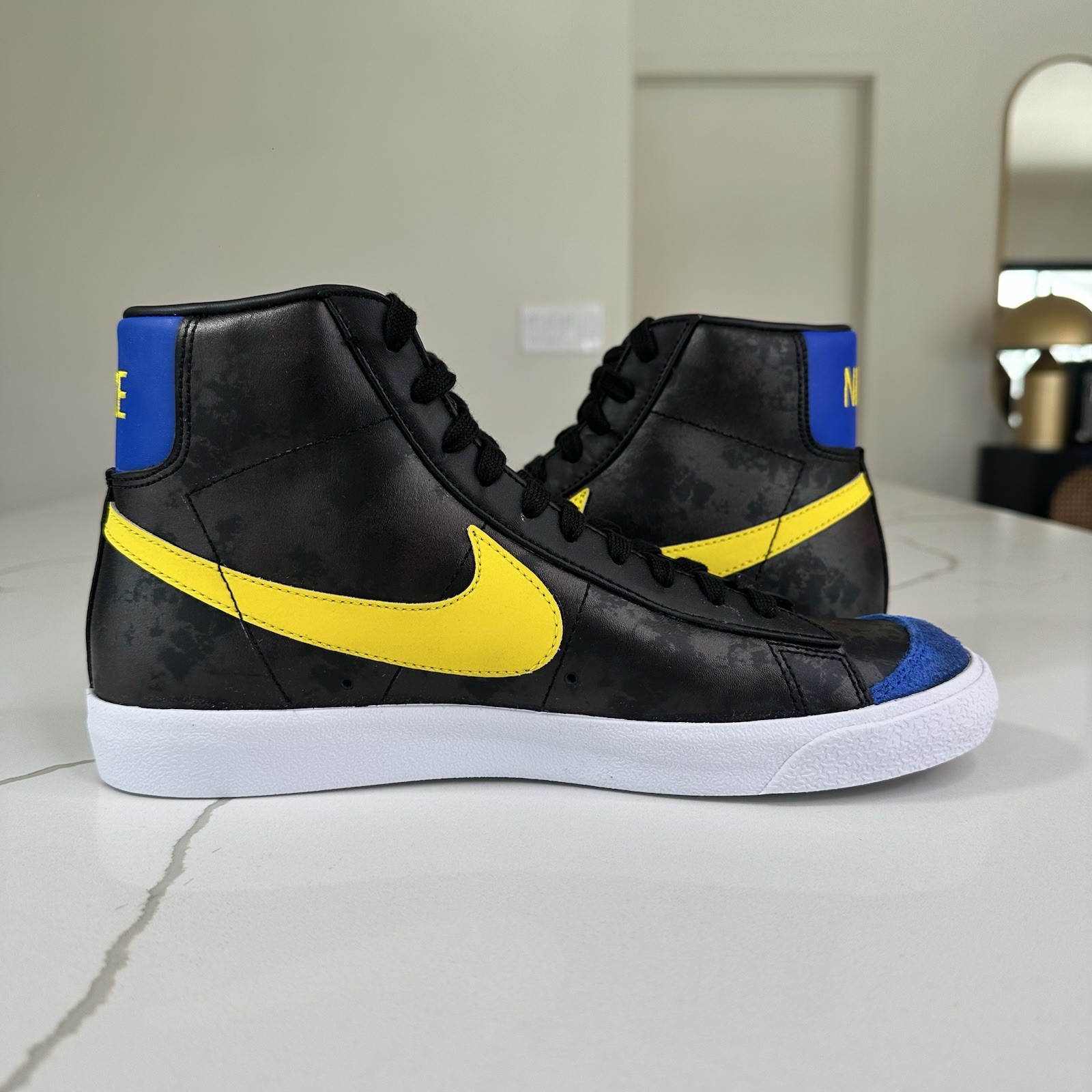 Nike Blazer Mid Peace, Love and Basketball Men’s Shoes Sz 9 (DC1414 001)
