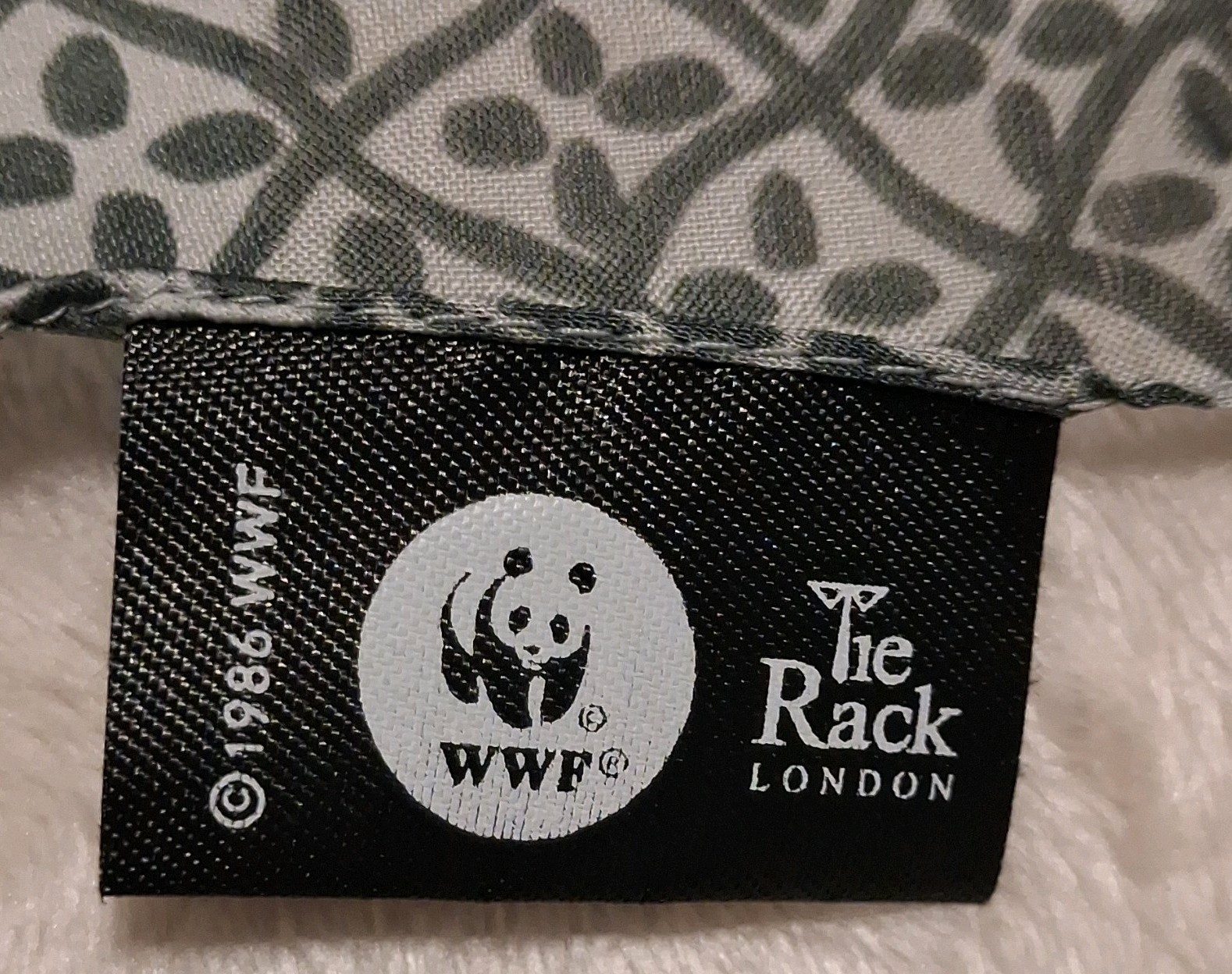 vintage 1986 The Rack London WWF Logo 66×20 Rectangle Scarf made in Italy