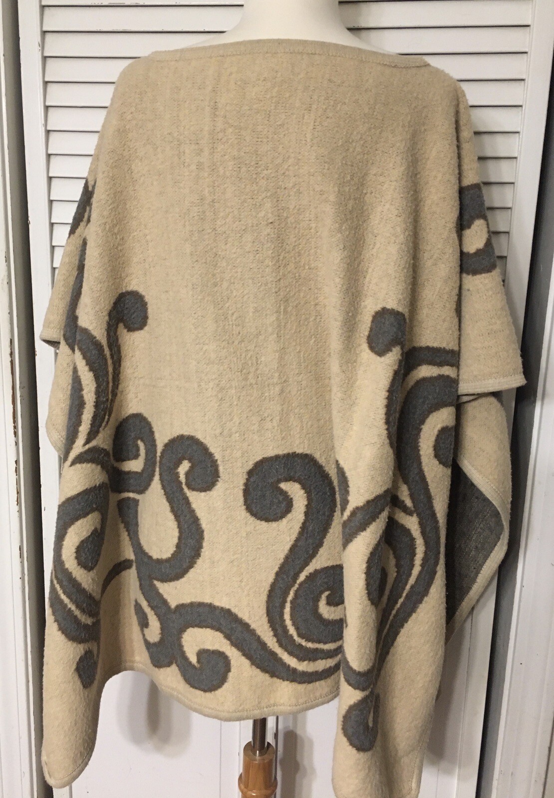 Sleeveless Cape Poncho Boho Beige ONE SIZE Batwing Shawl Sz S M L XL XXL XXXL