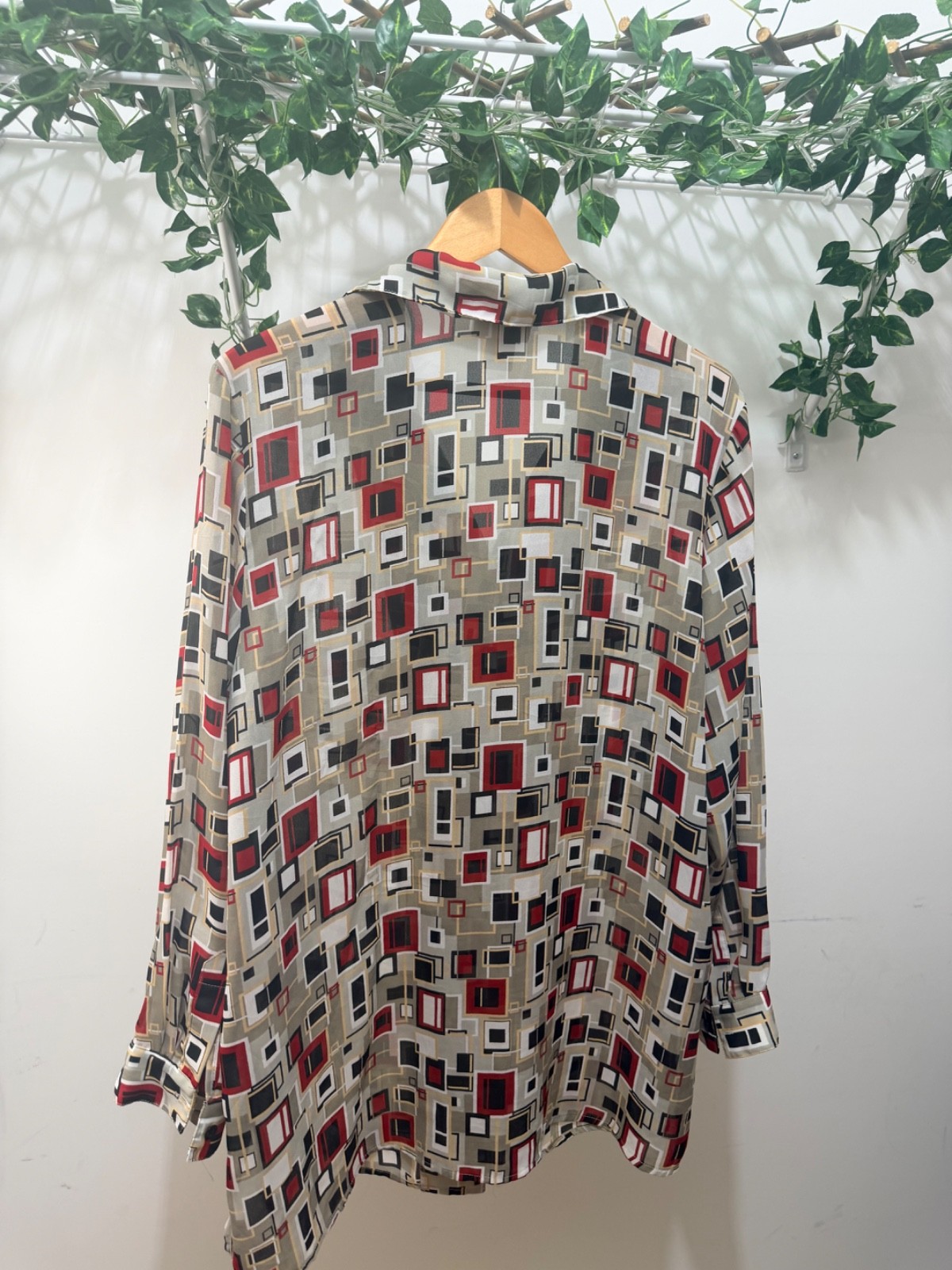 Avenue Womens 18/20 Button Front Blouse Geometric Print Long Sleeve Plus Size